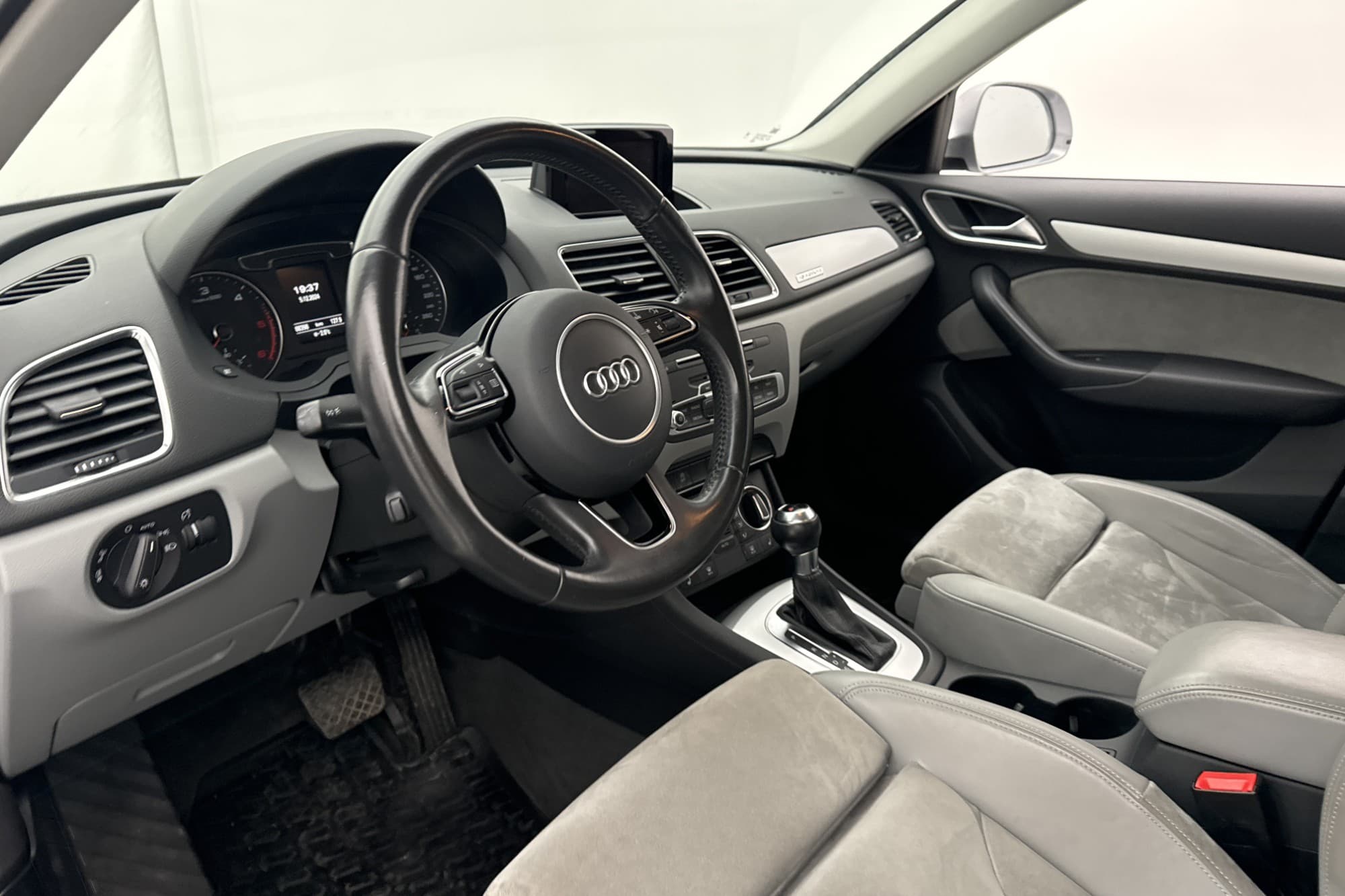 Audi Q3 2.0 TDI Quattro 184hk Sports Edition P-Sensorer