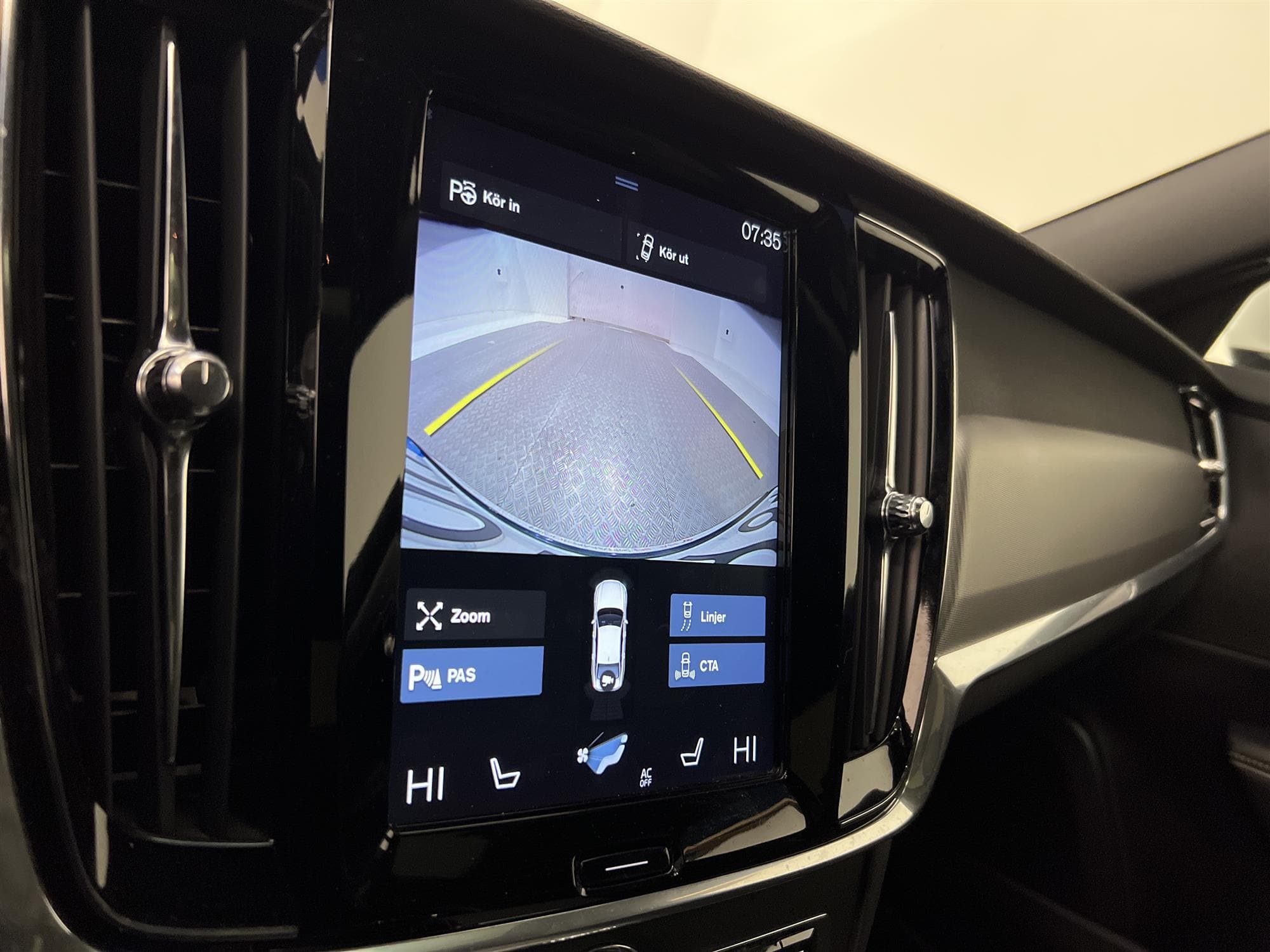 Volvo S90 D4 190hk AWD R-Design D-värm Taklucka Navi B-kam 