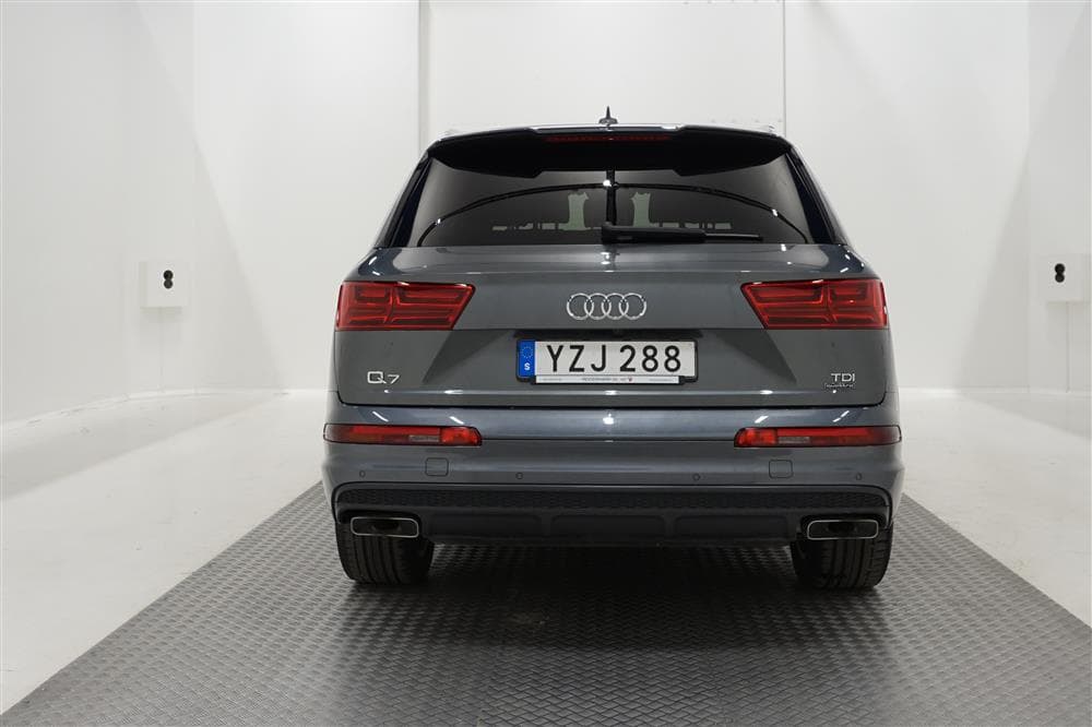 Audi Q7 TDI 272hk Quattro S-Line Cockpit Värmare BOSE 7-Sitsexteriör