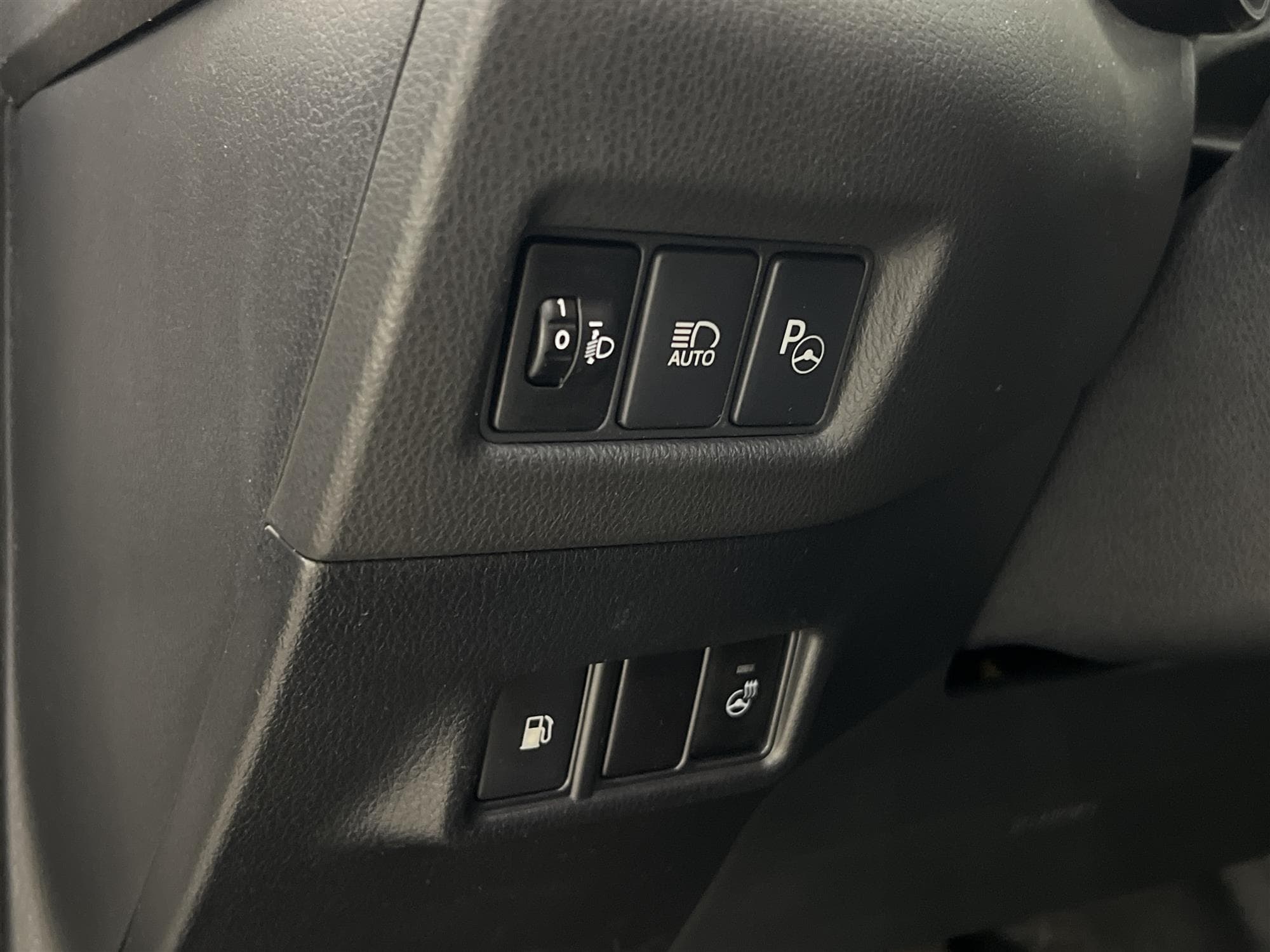 Toyota C-HR Hybrid 122hk JBL Navigator B-Kamera 0,39L/mil