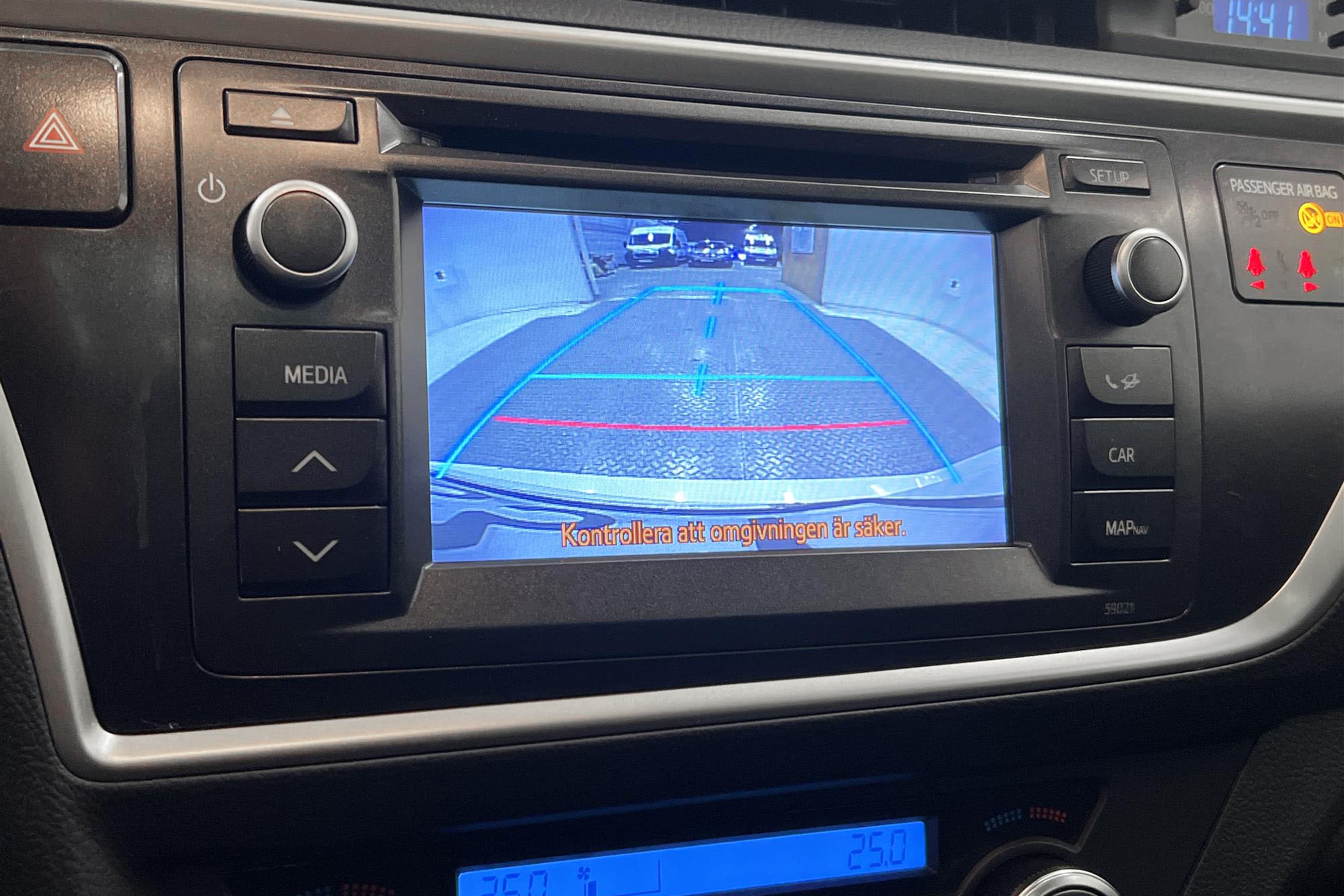 Toyota Auris Hybrid e-CVT 136hk Navi Pano B-Kam 0,40L/mil