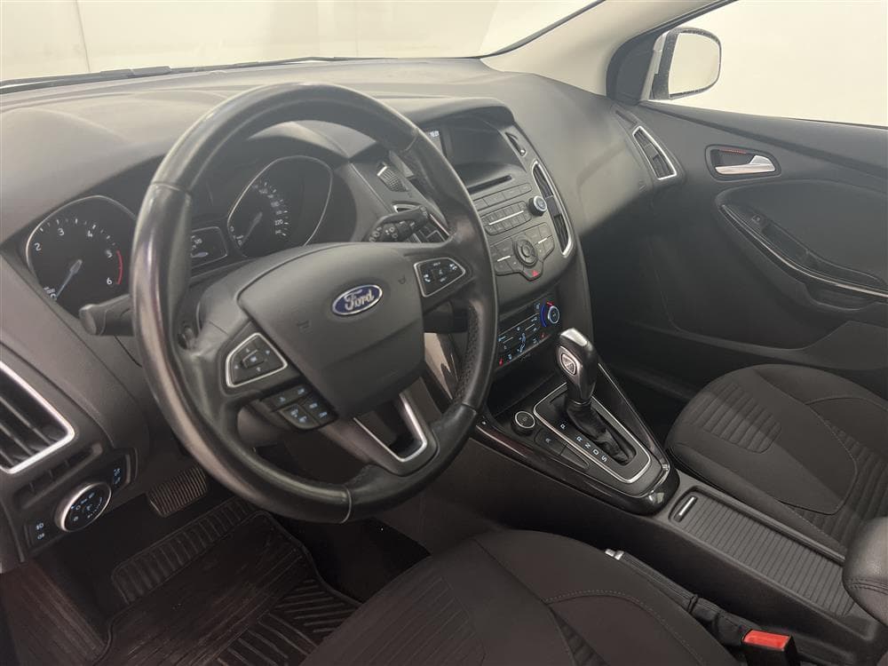 Ford Focus 1.5 TDCi 120hk Välservad Låg Skatt 0,38L/mil interiör