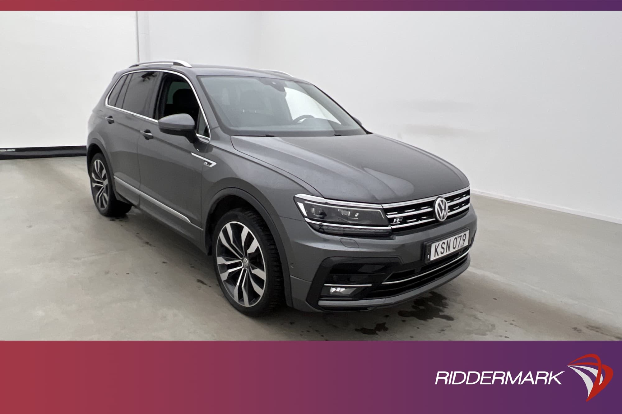 Volkswagen Tiguan 2.0 TDI 240hk 4M R-Line D-Värmare Cockpit