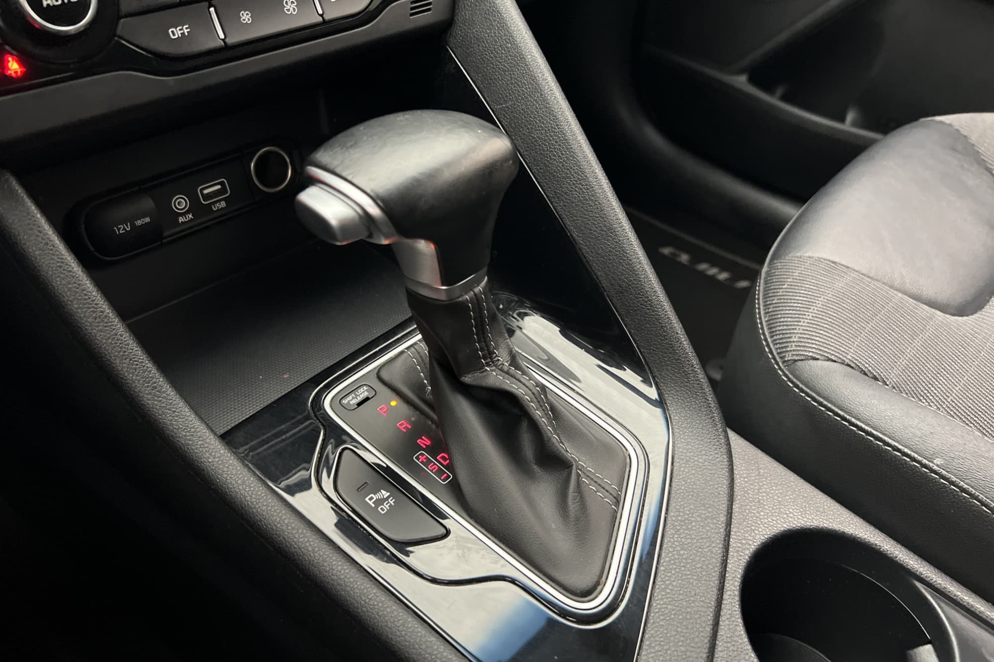Kia Niro Hybrid 141hk Advance Plus Värmare Kamera MOMS