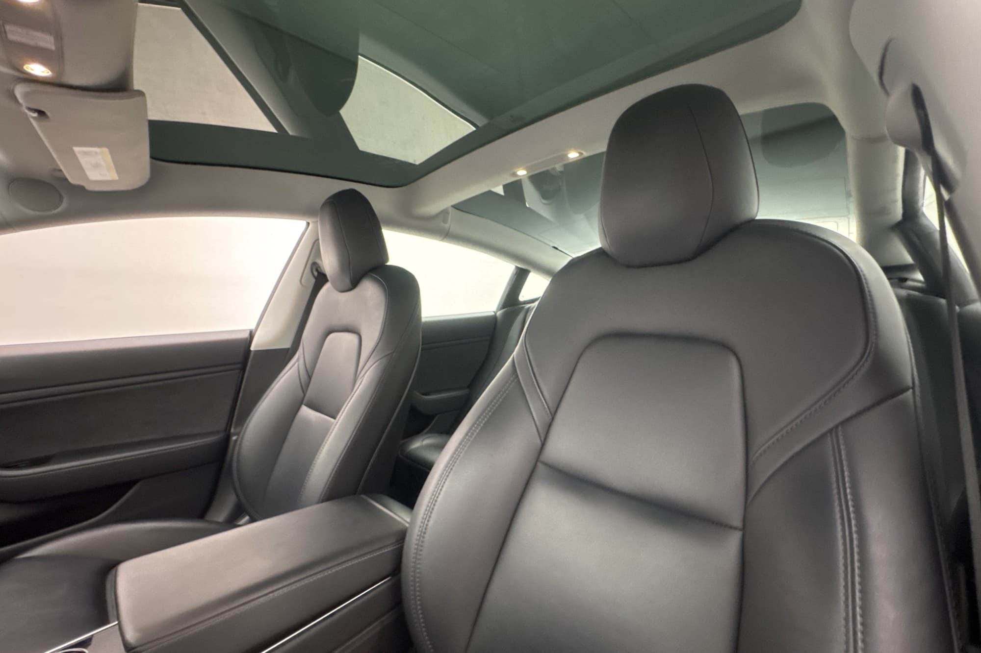 Tesla Model 3 Long Range AWD Autopilot Svensksåld