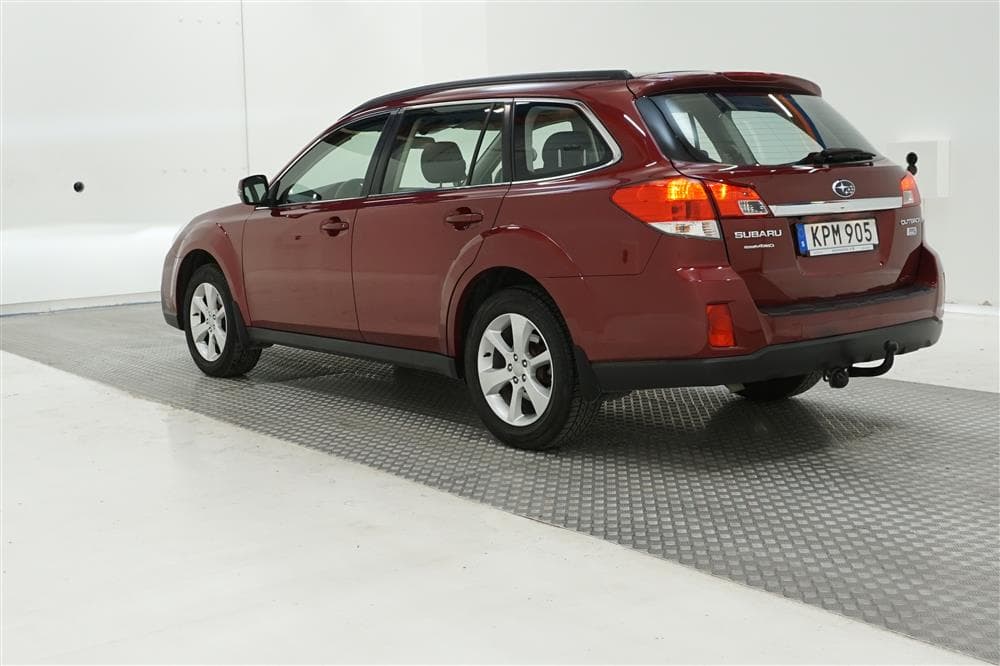 Subaru Outback 2.0 150hk 4WD M-Värm Taklucka B-Kamera Dragexteriör