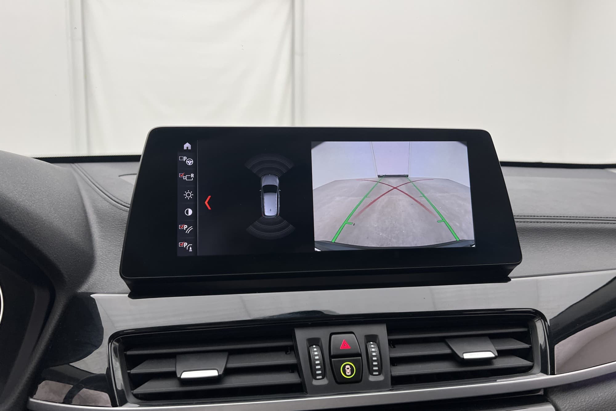 BMW X1 xDrive25e Sport Line HUD Kamera M-Ratt Skinn Navi