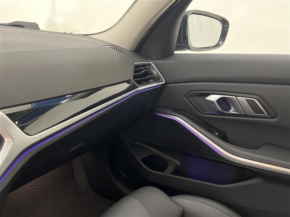 BMW 320d 190hk xDrive Sport line Skinn Cockpit Navi Draginteriör