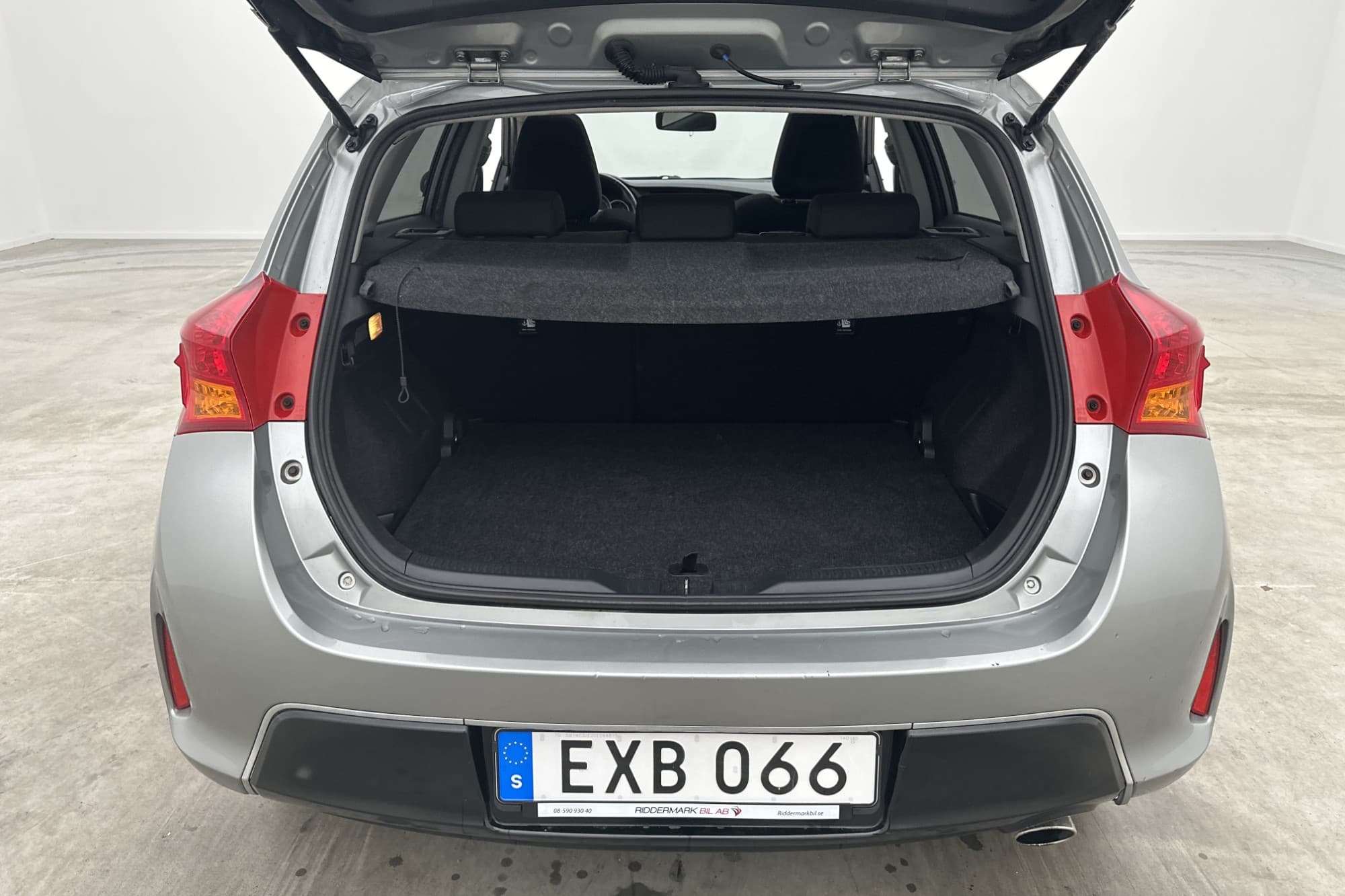 Toyota Auris 1.6 Valvematic 132hk Style Två-Bruk Pano Kamera