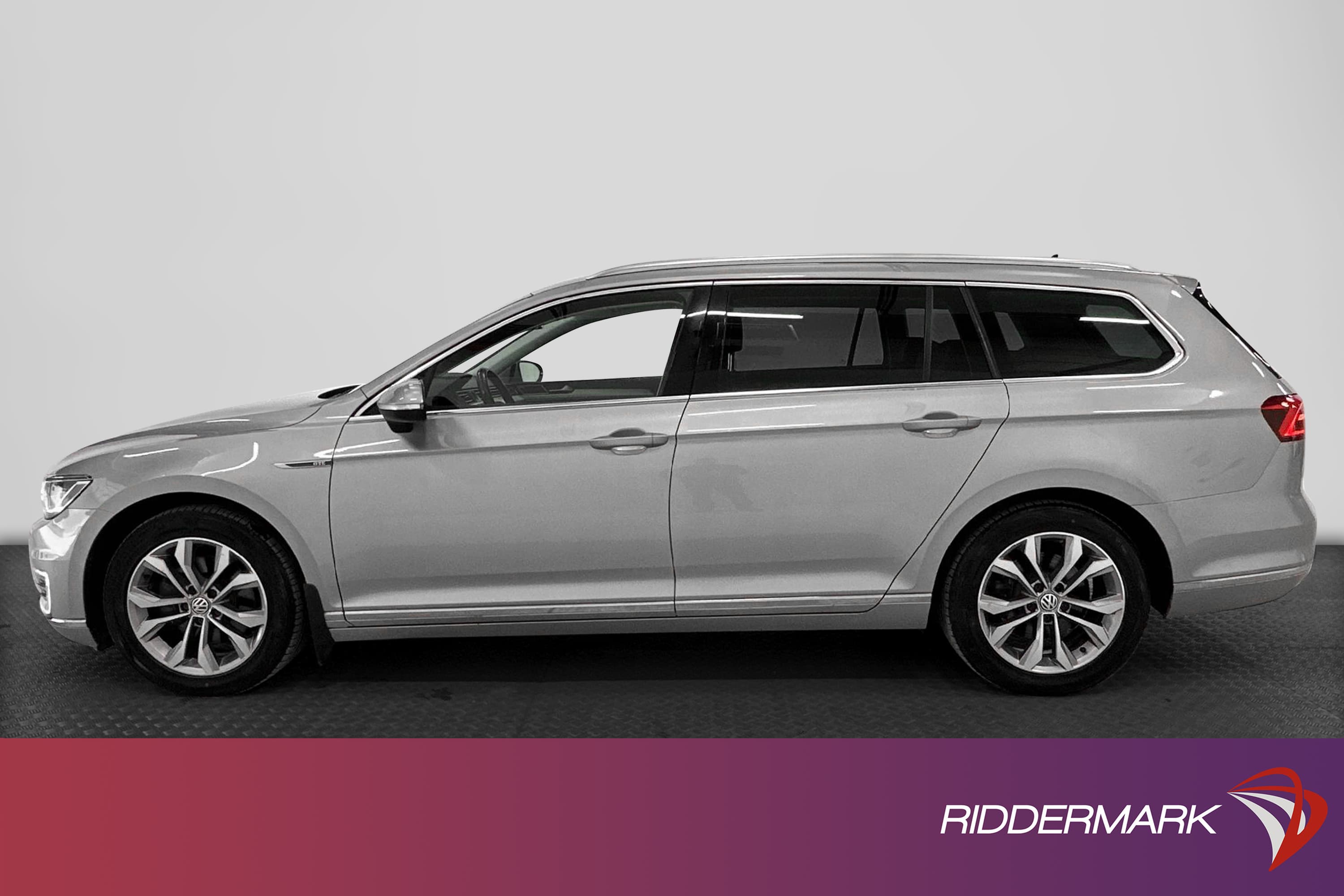 Volkswagen Passat GTE 218hk