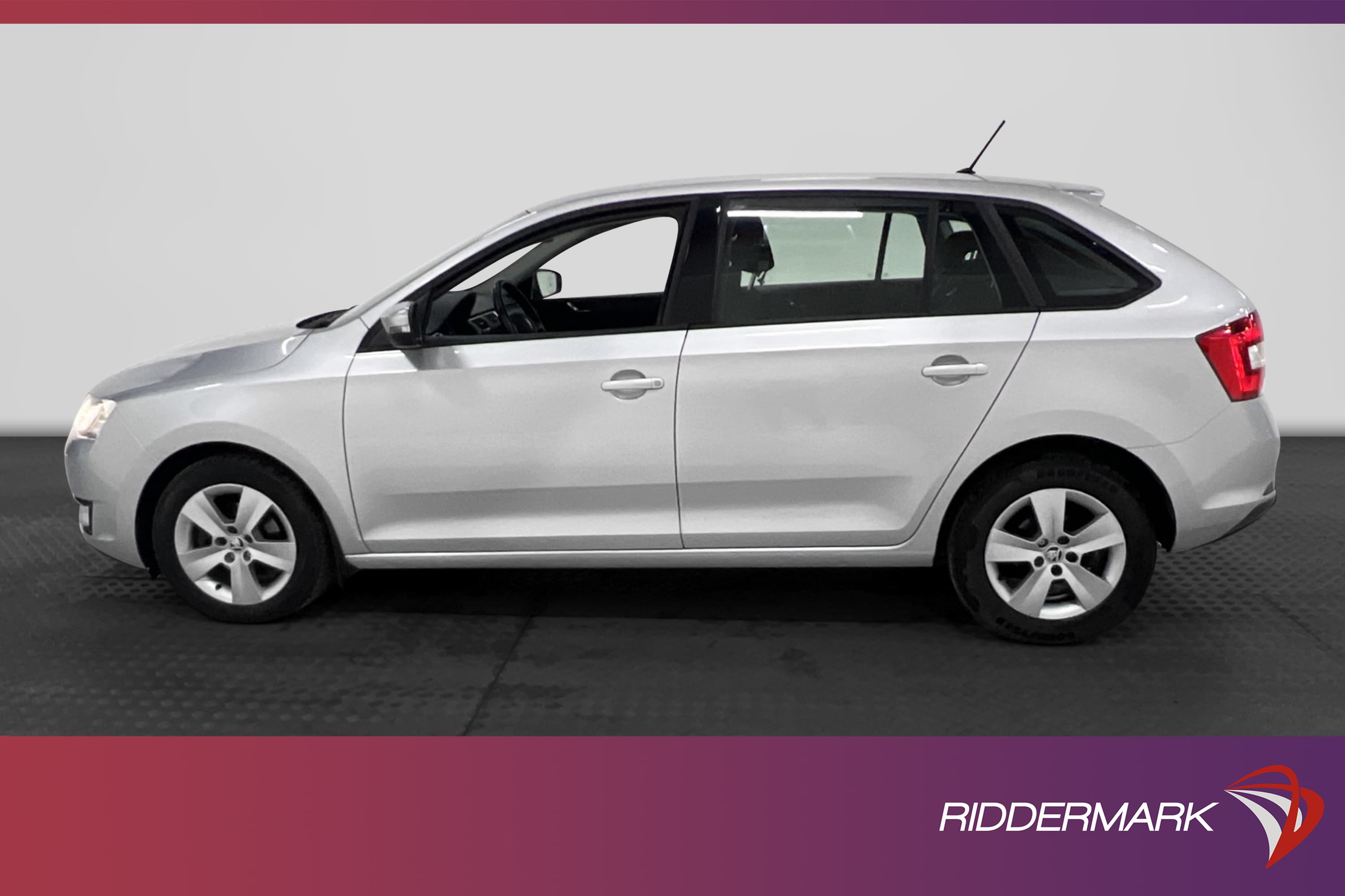 Skoda Rapid Spaceback 90hk M-värm Bluetooth Farthållare