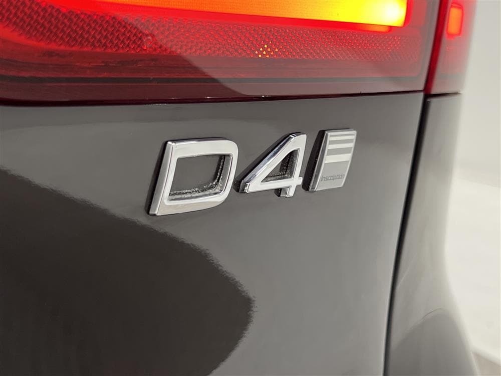 Volvo V90 D4 Cross Country AWD Pro VOC Värmare Navi HUD Drag