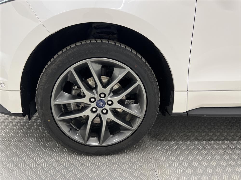 Ford Edge 2.0 TDCi 210hk D-Värm Pano B-Kamera Navi Draginteriör