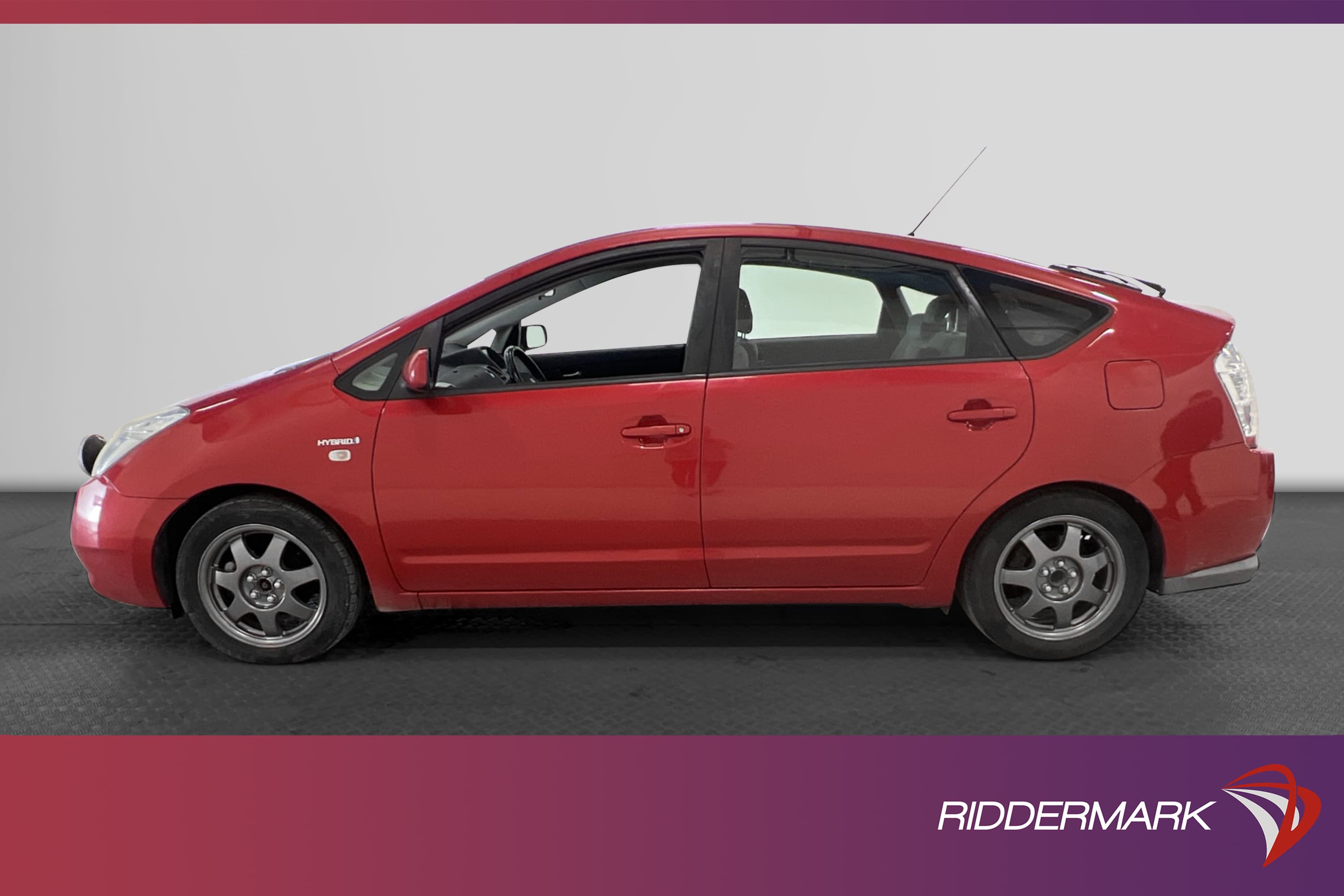 Toyota Prius 1.5 VVT-i CVT 112hk