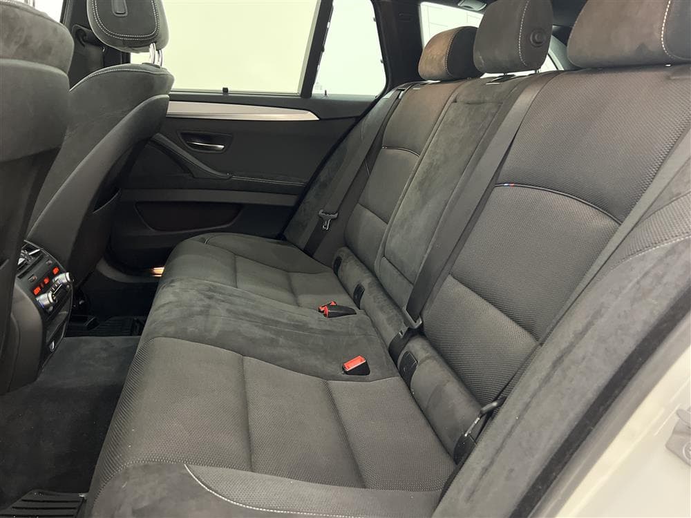 BMW 530d xDrive 258hk M-Sport Panorama Harman/Kardon HUD interiör