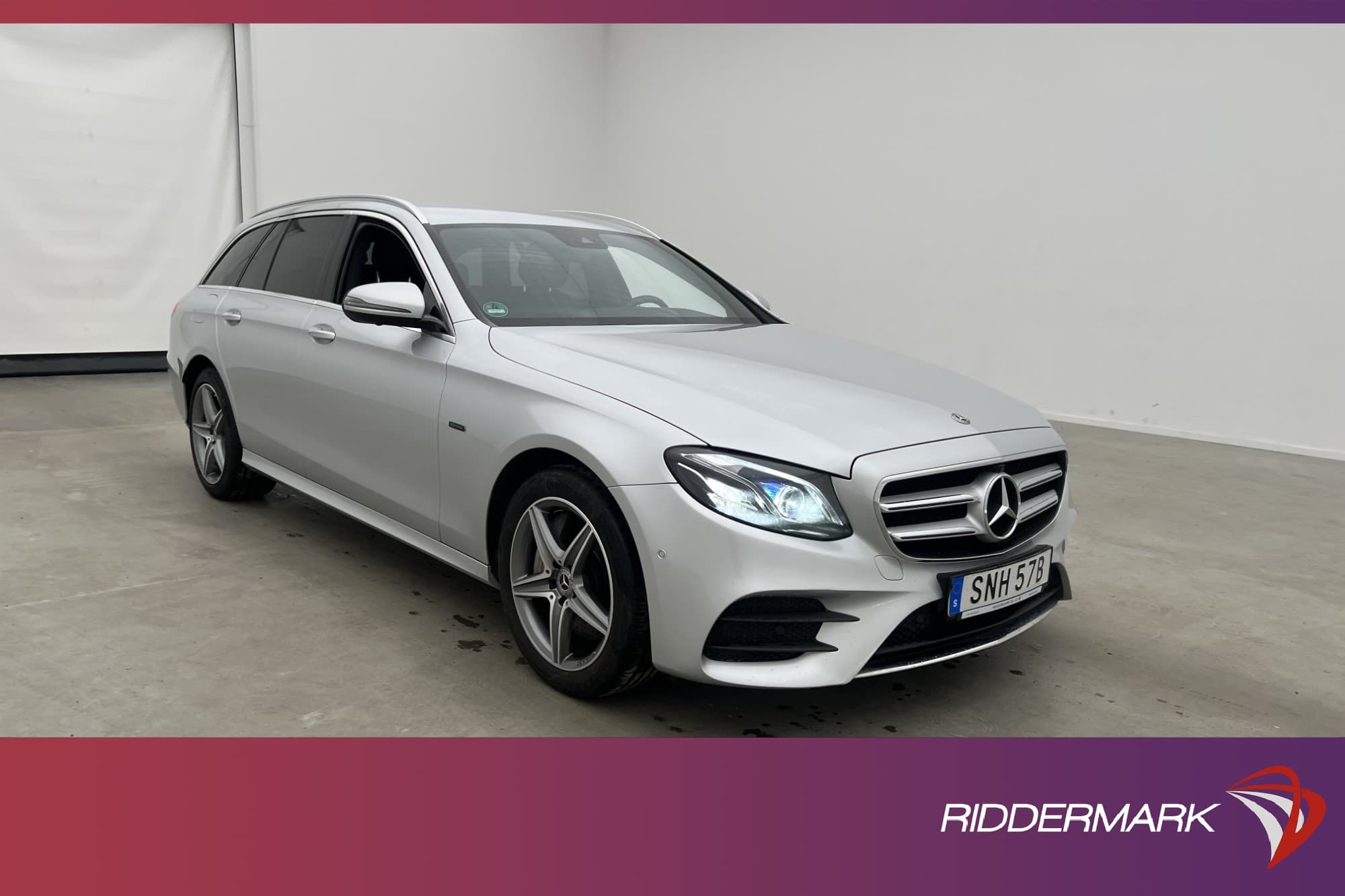Mercedes-Benz E 300 de 306hk