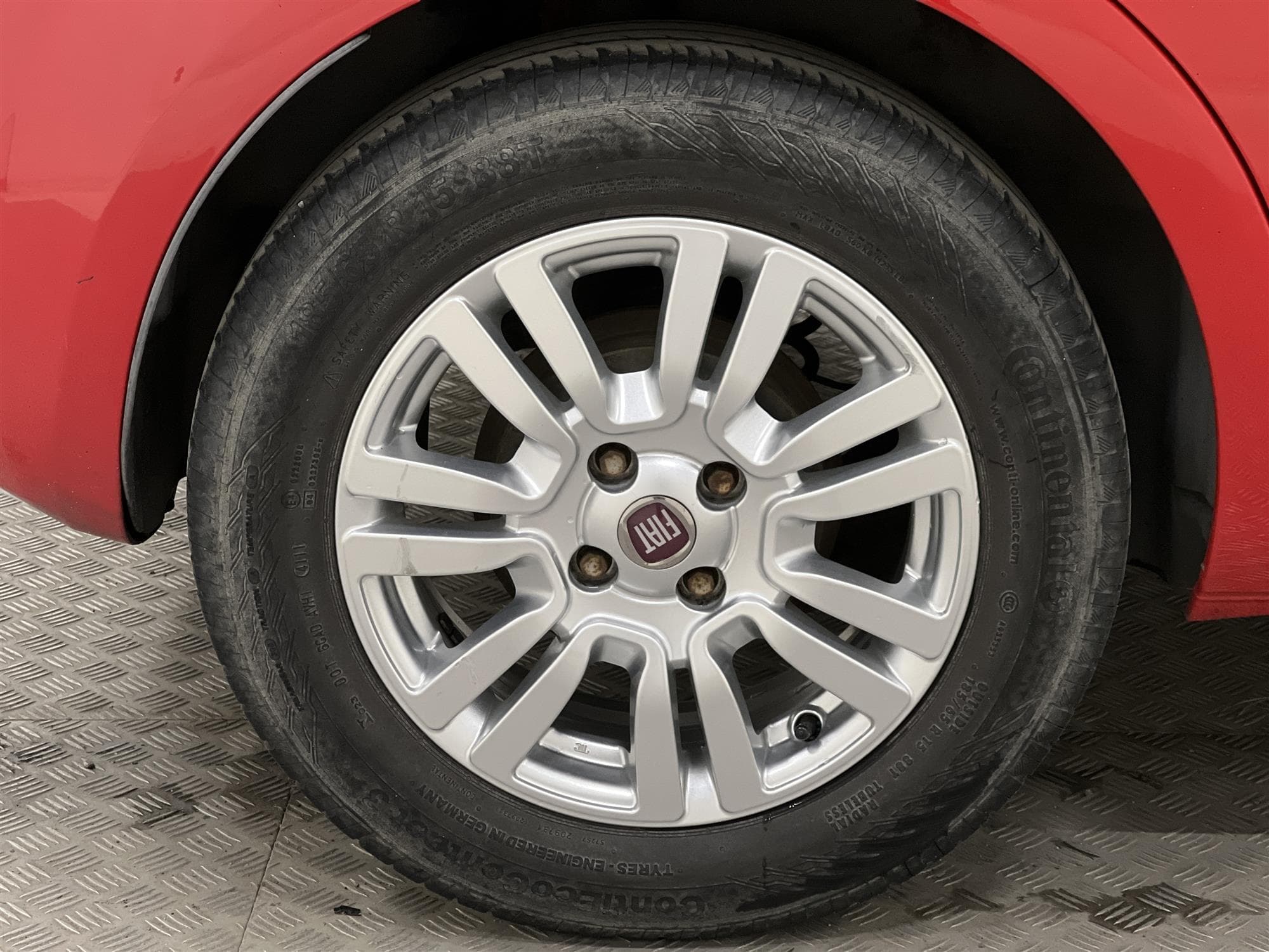 Fiat Punto 1.2 69hk Få Brukare 360kr Skatt 0,51L/mil