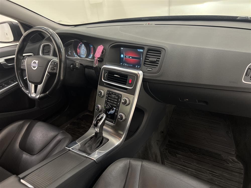 Volvo V60 D4 181hk AWD Summum D-Värm Skinn P-Sens 0,59l/milinteriör