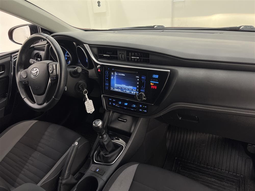 Toyota Auris 1.2T 116hk B-Kam Lane Assist 0,49L/milinteriör