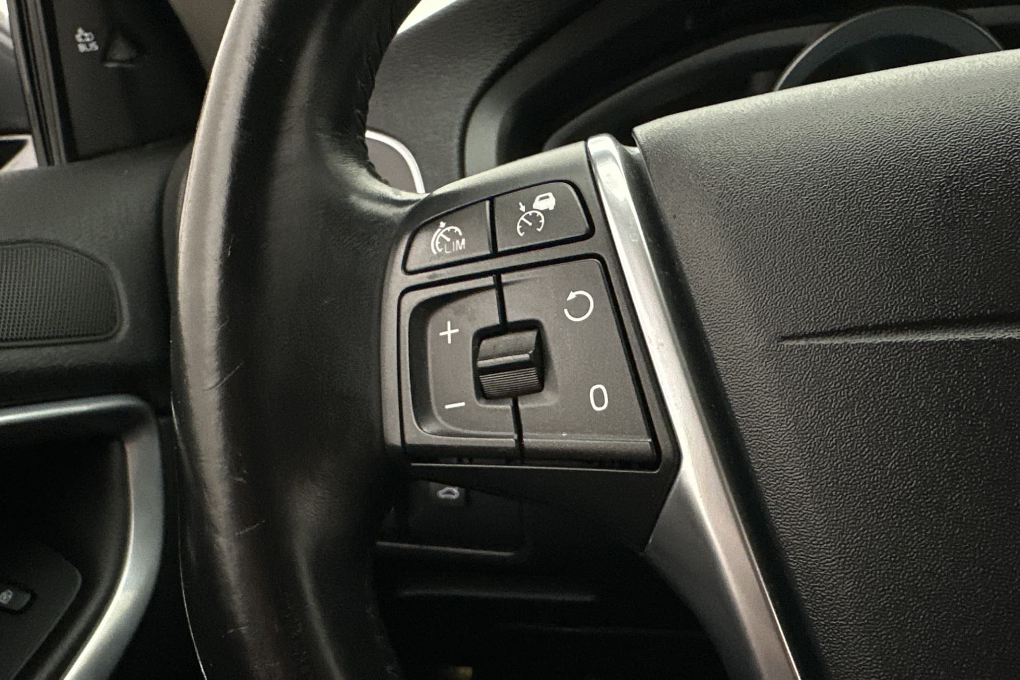 Volvo V40 D4 177hk Summum Värmare Sensorer Skinn BLIS