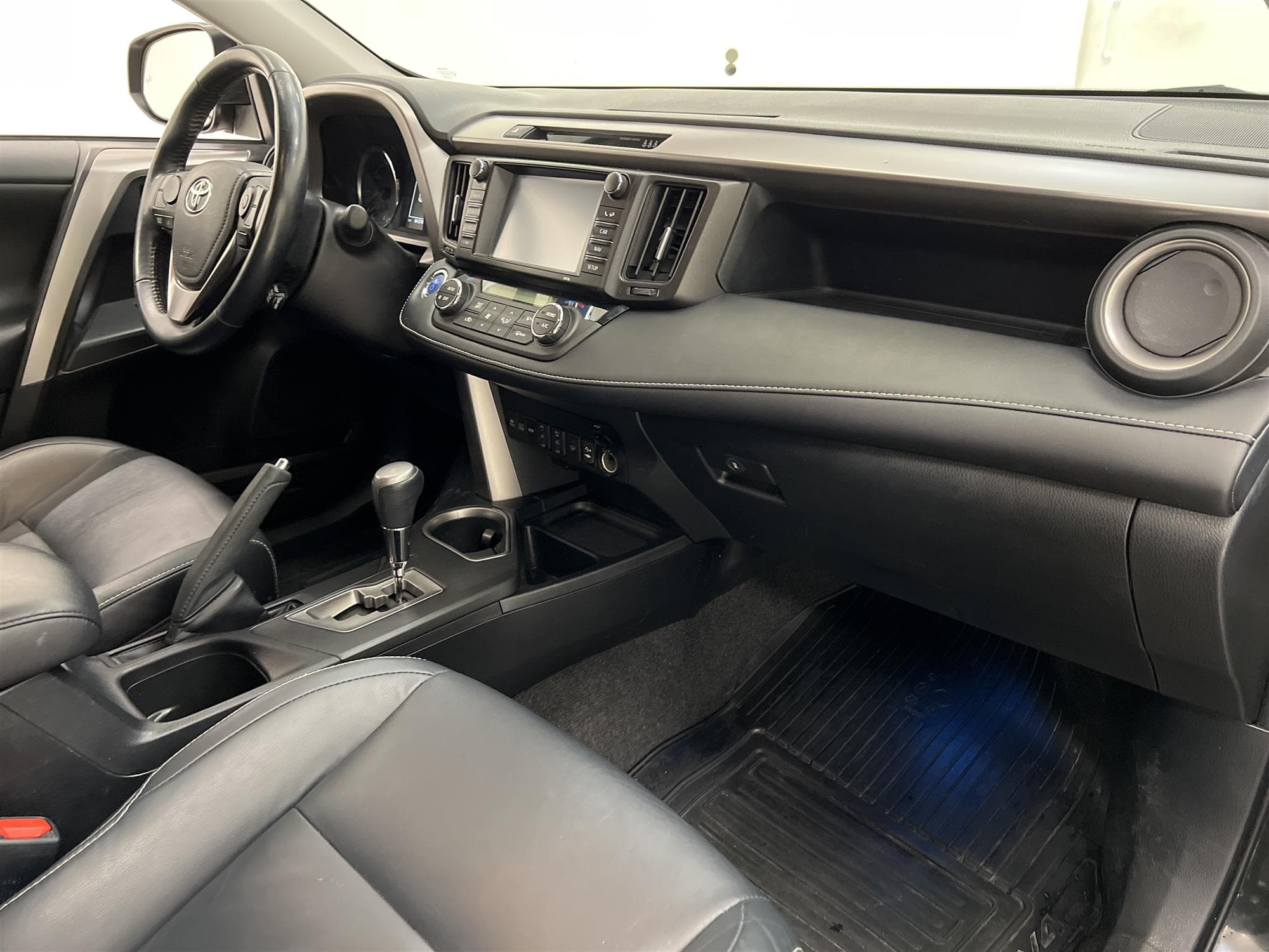 Toyota RAV4 Hybrid AWD 197hk Executive Drag Skinn B-Kam