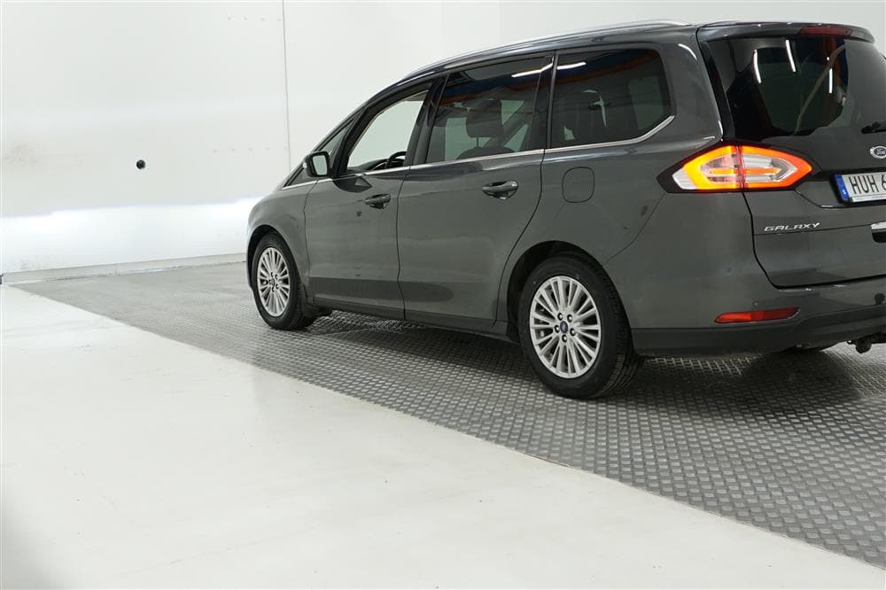 Ford Galaxy 2.0 TDCI 180hk AWD Titanium 7-Sits D-Värm Dragexteriör
