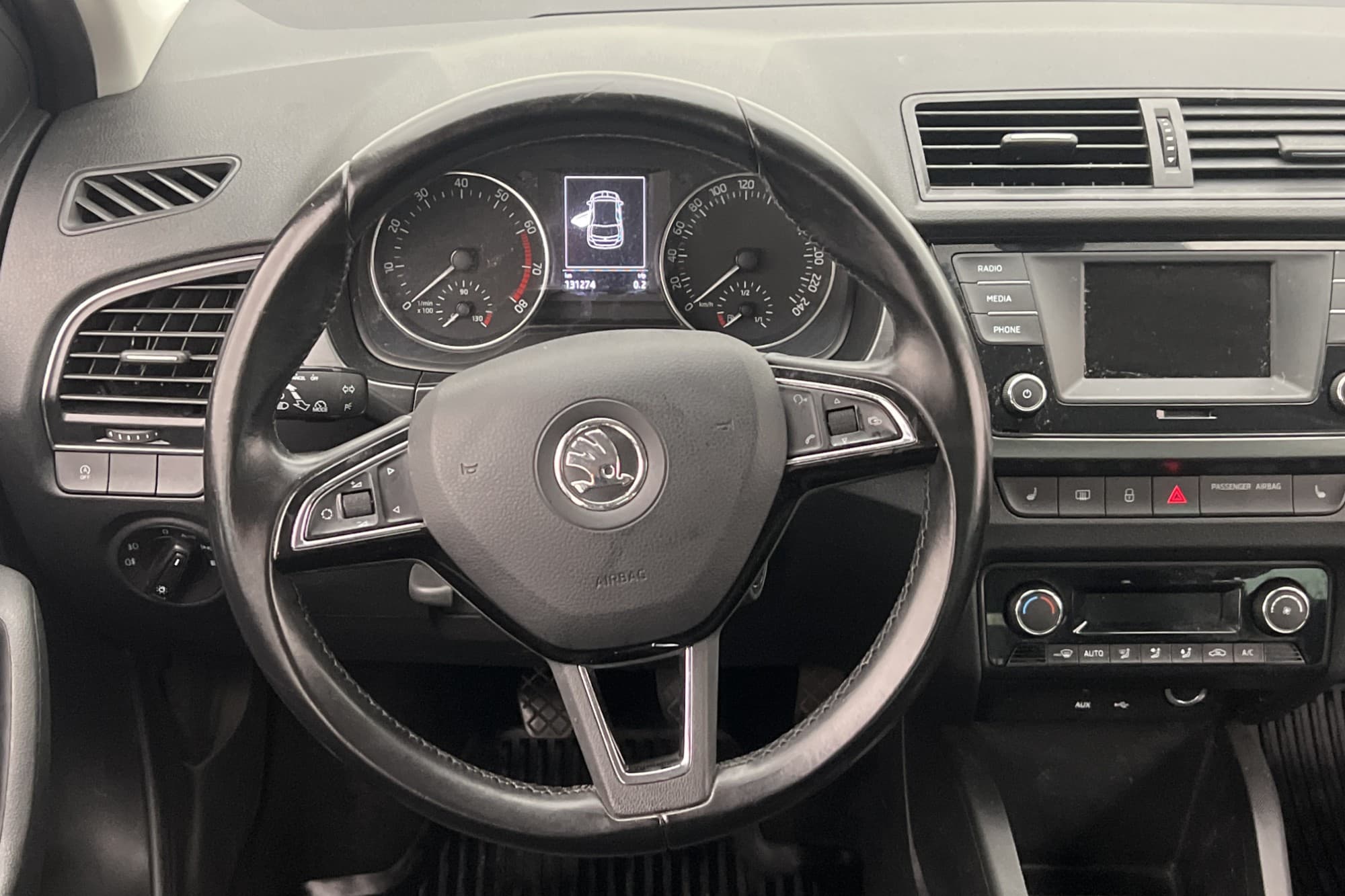 Skoda Fabia 1.2 TSI 90hk Sensorer Farthållare Keyless