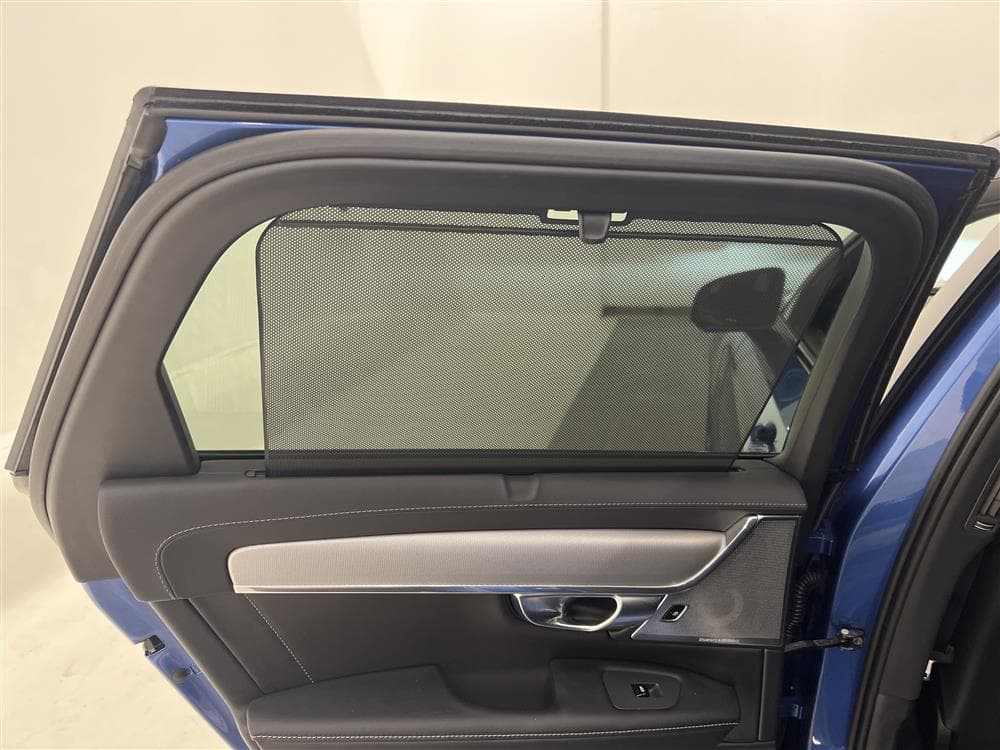 Volvo V90 D5 AWD 235hk R-Design B&W GPS HUD 360° Värmare 