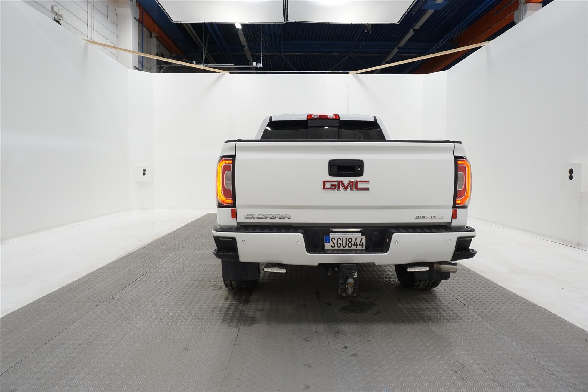 GMC Sierra Denali 6.2 V8 4WD 426HK Taklucka Moms exteriör