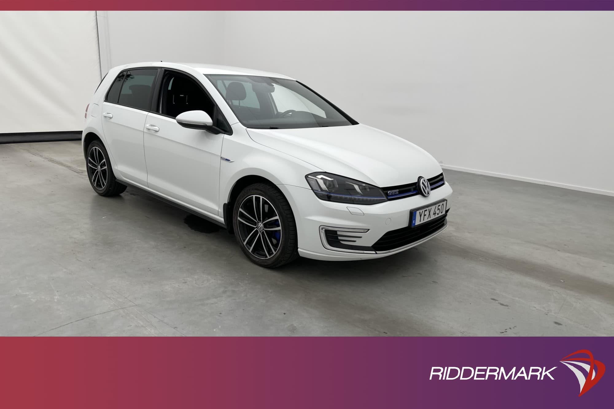 Volkswagen Golf GTE 204hk