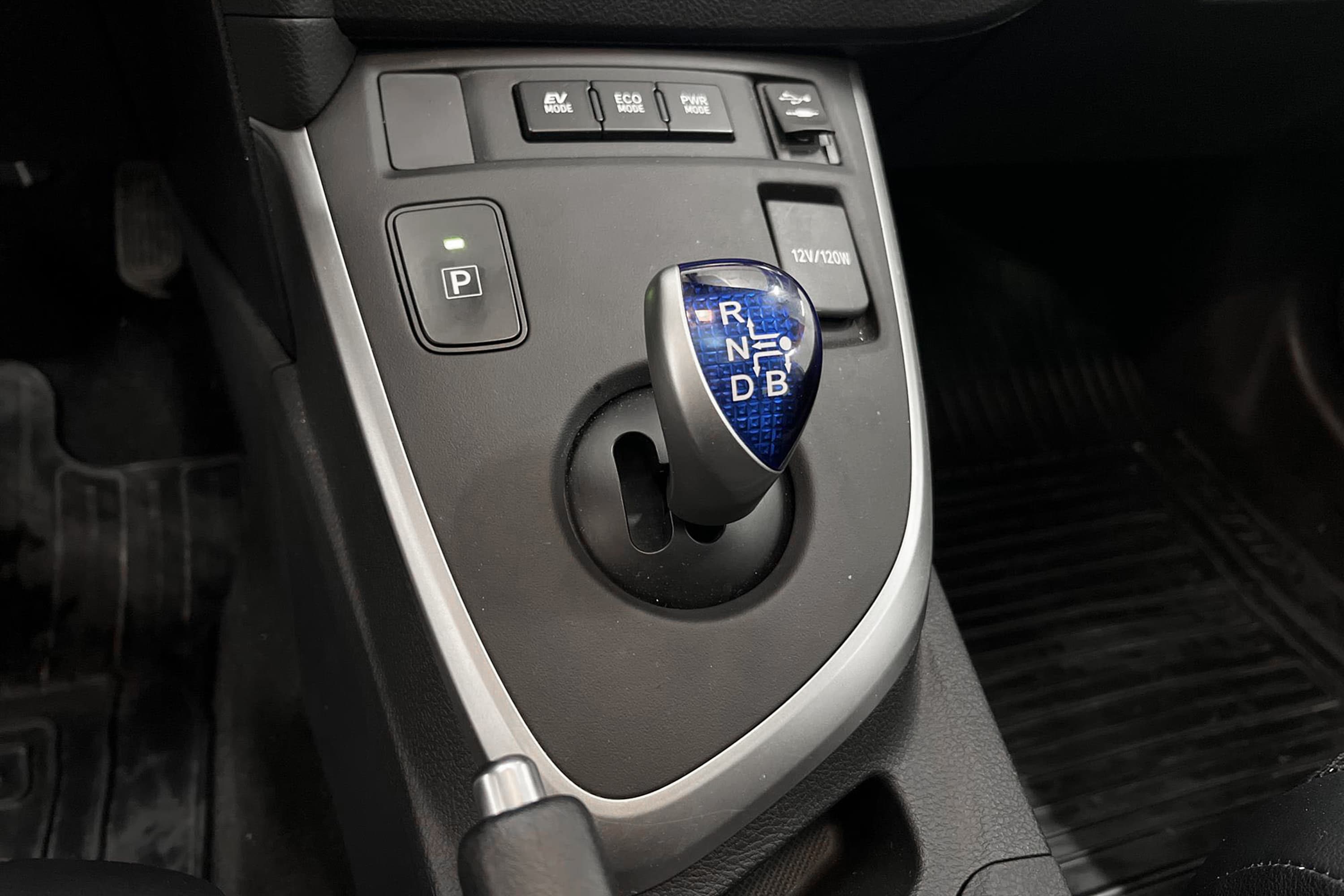Toyota Auris Hybrid e-CVT 136hk Navi Pano B-Kam 0,40L/mil