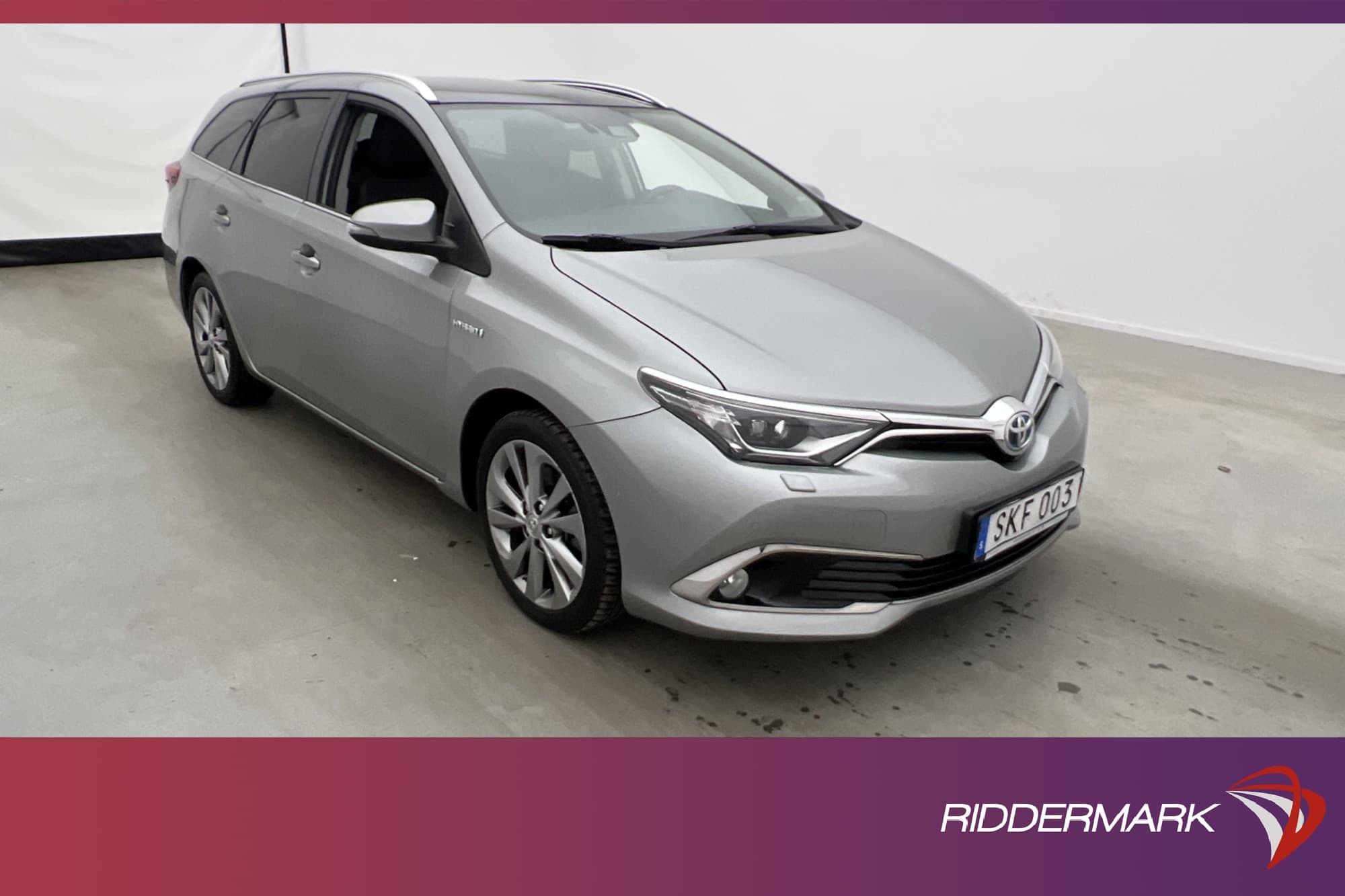 Toyota Auris Touring 136hk Executive Kamera Pano Keyless 