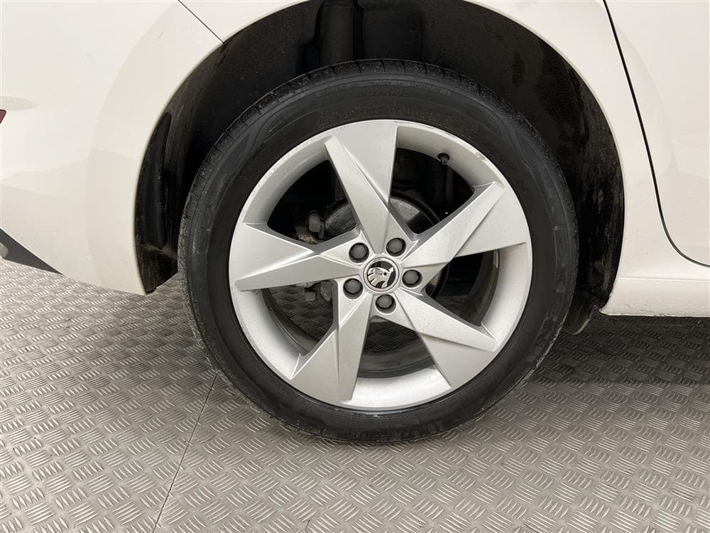 Skoda Scala 1.0 TSI DSG 115hk Sensorer Carplay/Auto En-bruk