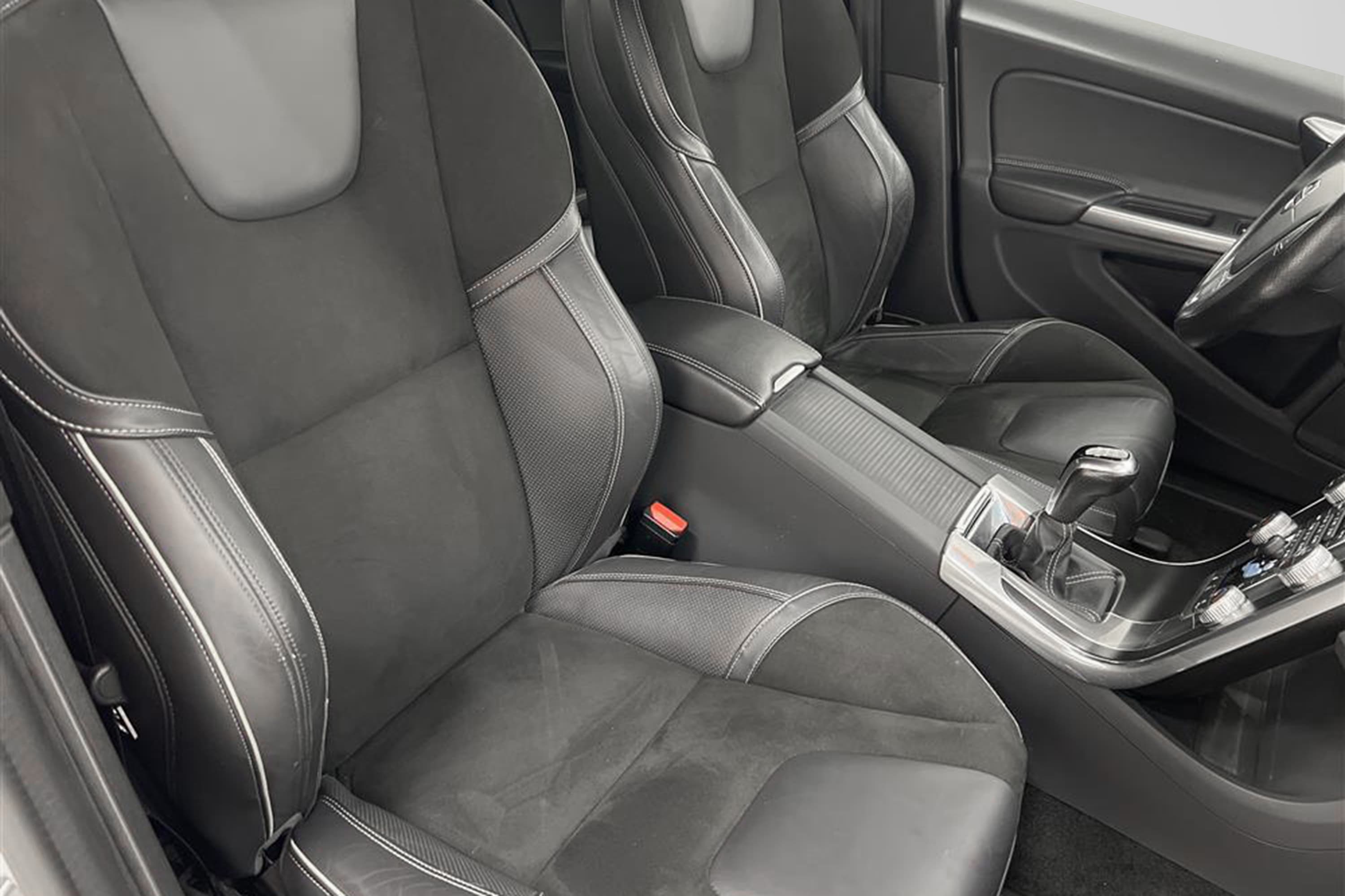 Volvo V60 D3 150hk R-Design VOC Värmare Sensorer 0,4l/milinteriör