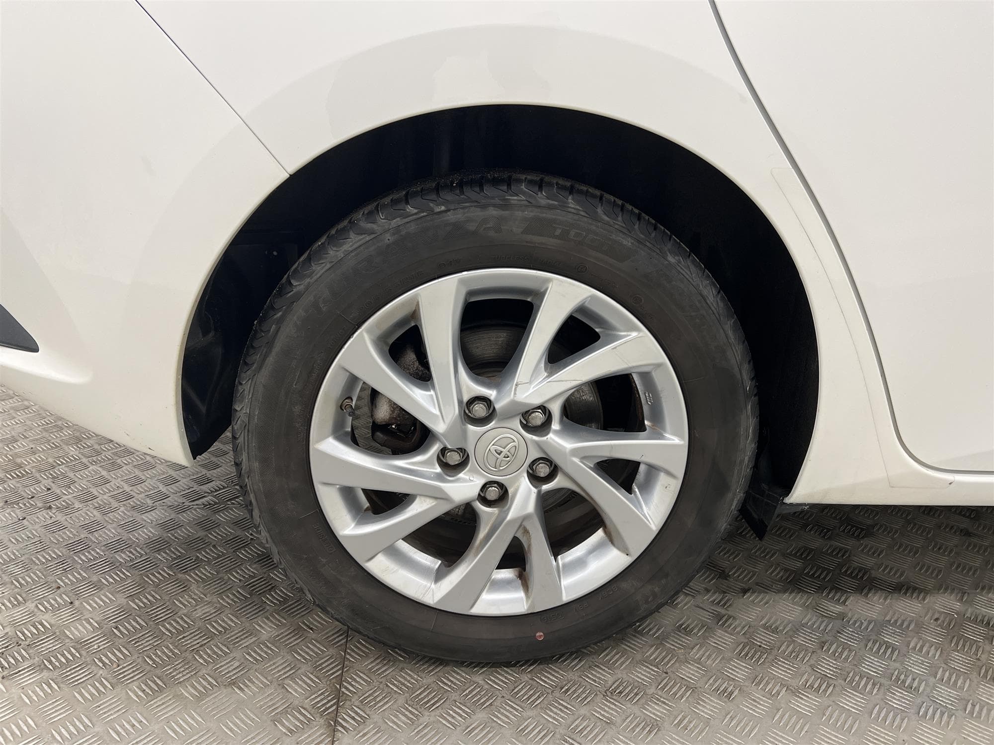Toyota Auris Hybrid 136hk Navigator Backkamera 0,36L/mil