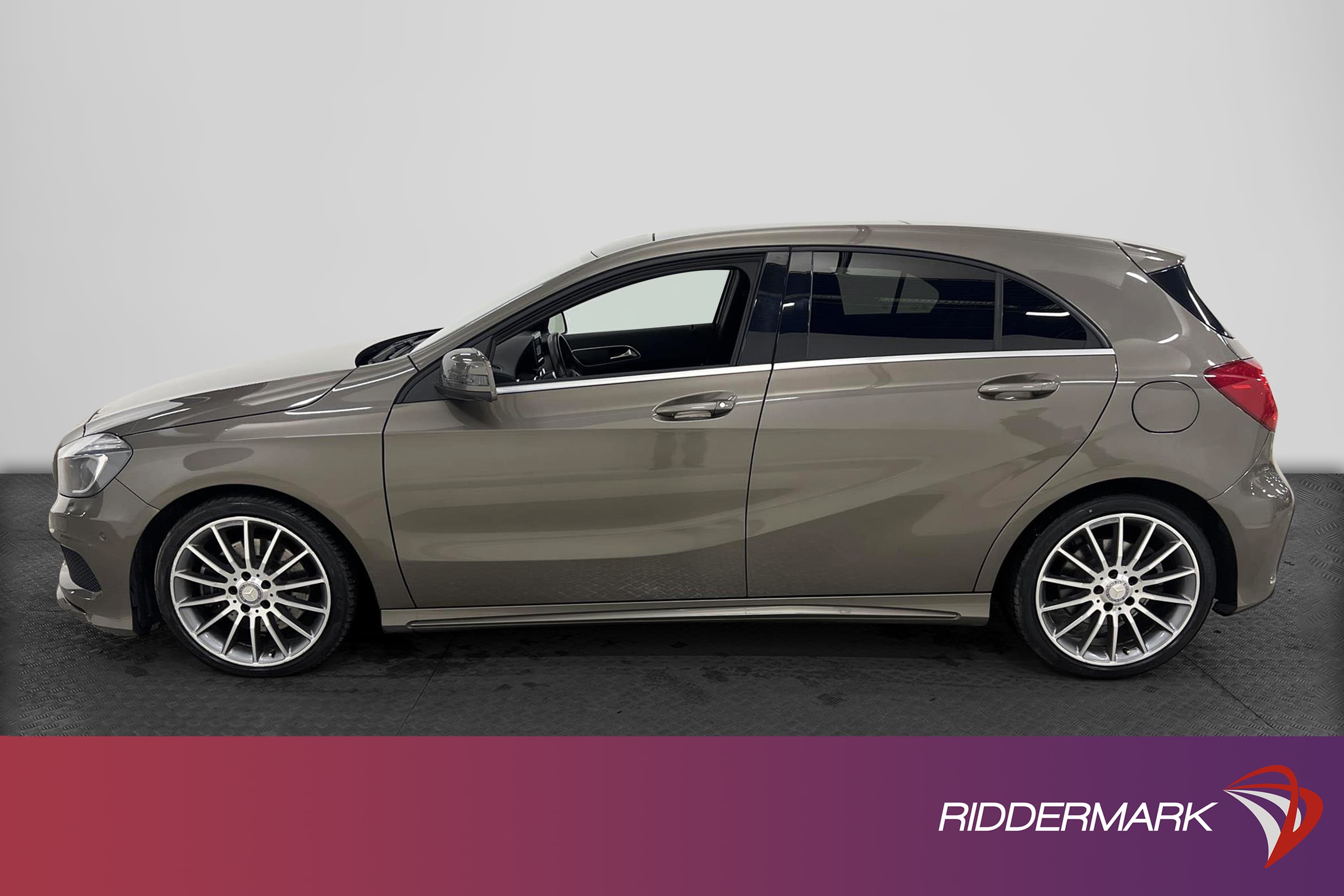 Mercedes-Benz A 250 4MATIC 211hk AMG Sport T-lucka 1 brukare
