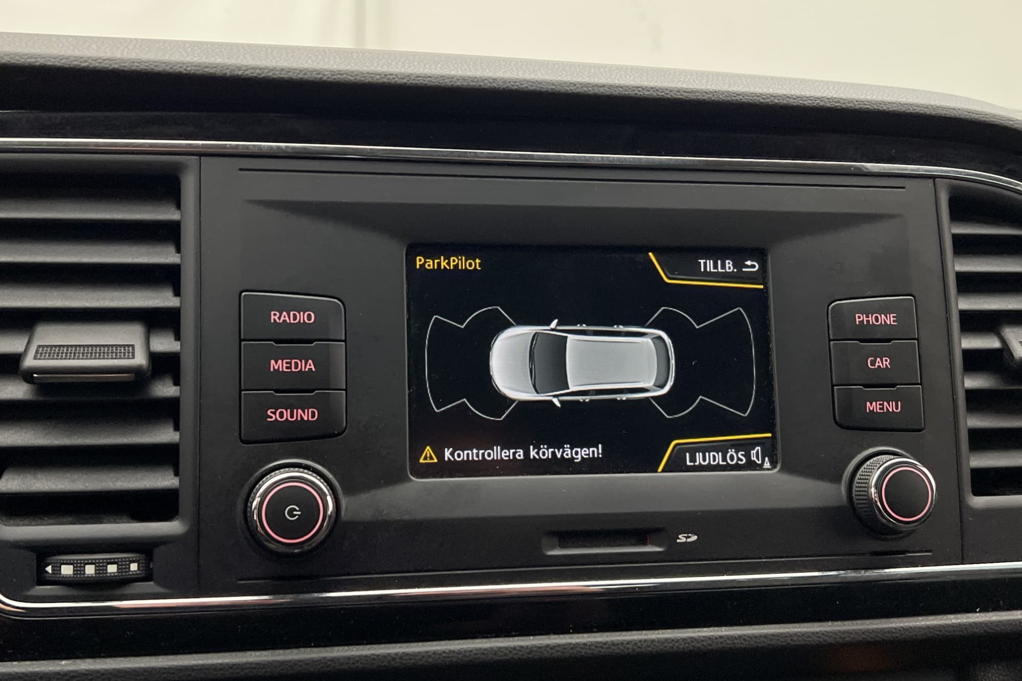 SEAT Leon ST 1.2 110hk Style Dragkrok Sensorer Farthållare