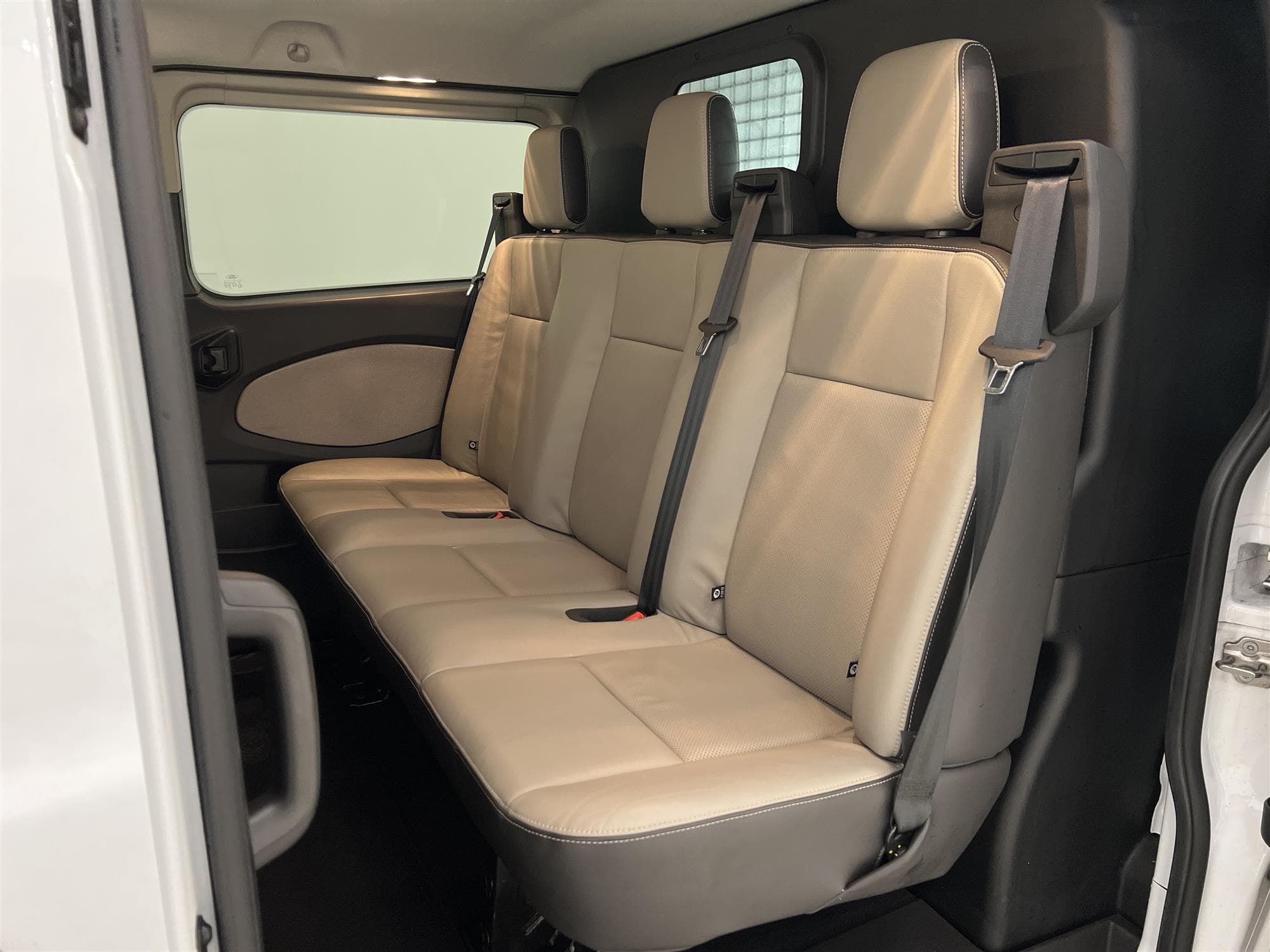 Ford Transit Custom Crew Van 170hk Limited Värmare Drag  interiör