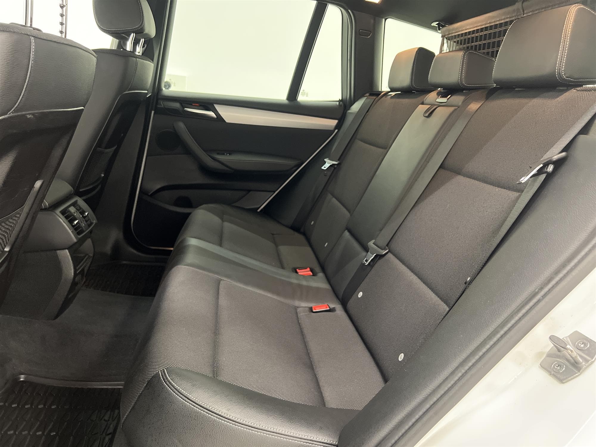 BMW X3 xDrive20d 190hk M Sport Navi Backkamera M-värm