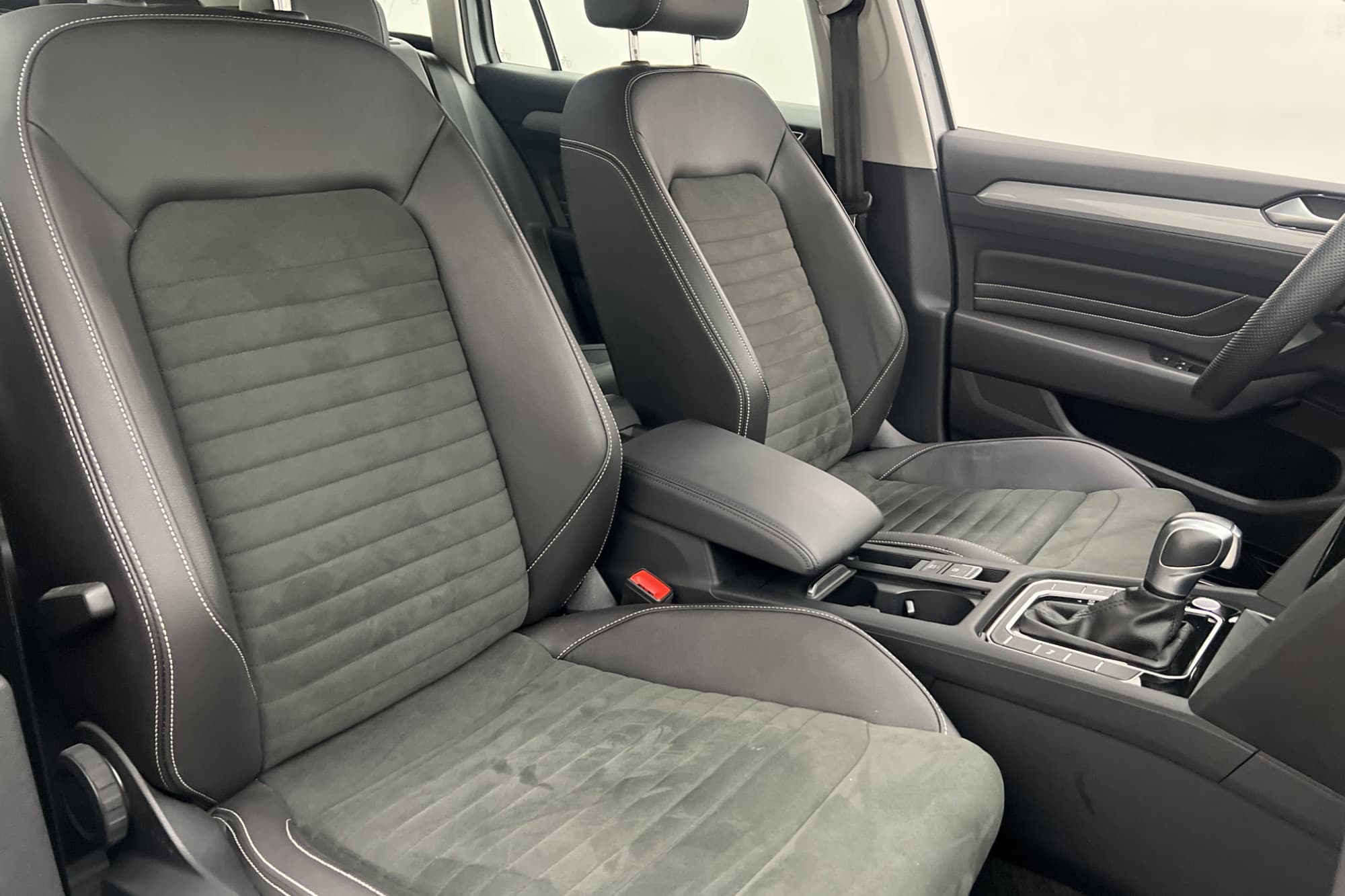 Volkswagen Passat GTE 218hk Kamera Dragkrok CarPlay MOMS