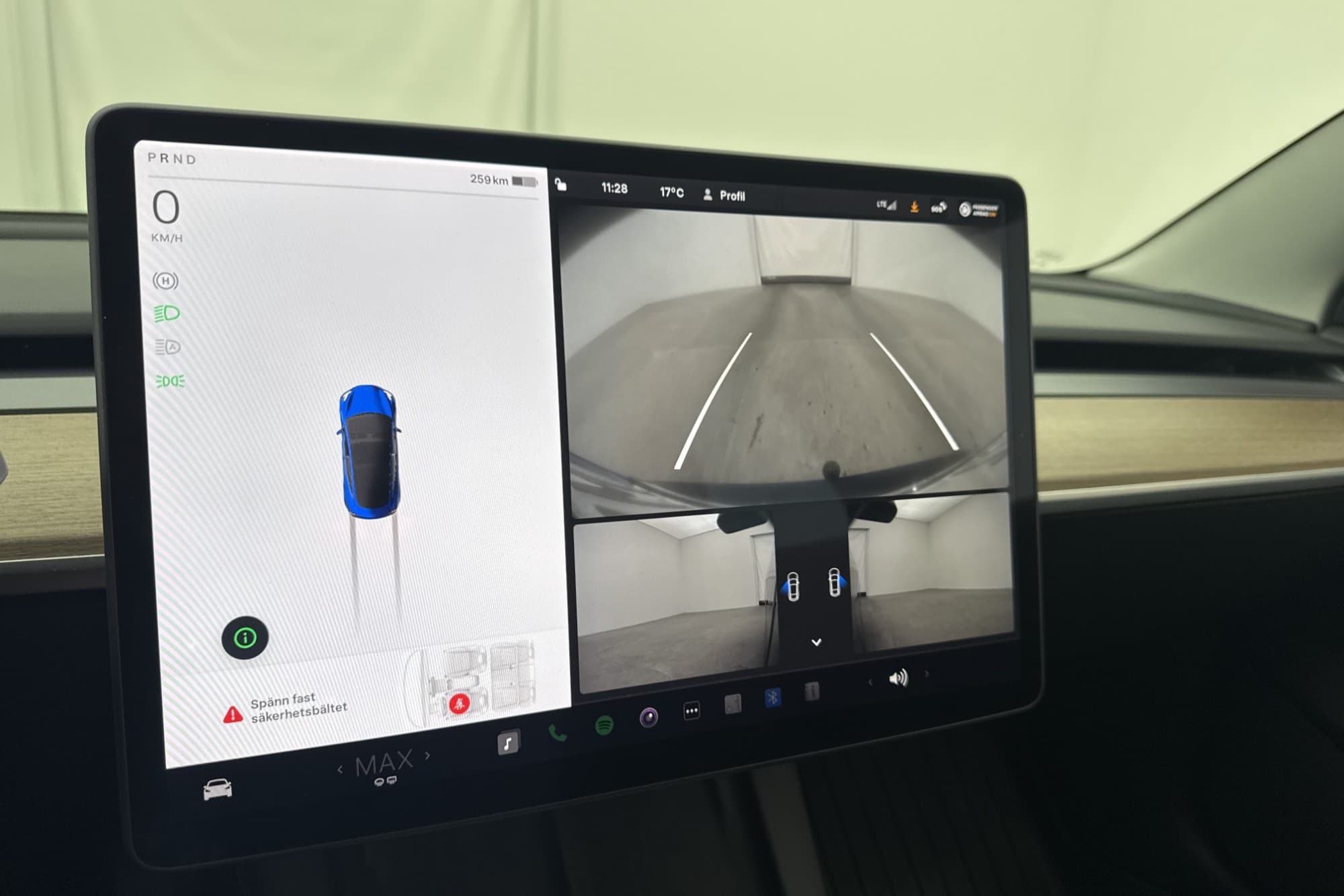 Tesla Model 3 Long Range AWD Svensksåld Dragkrok AP 