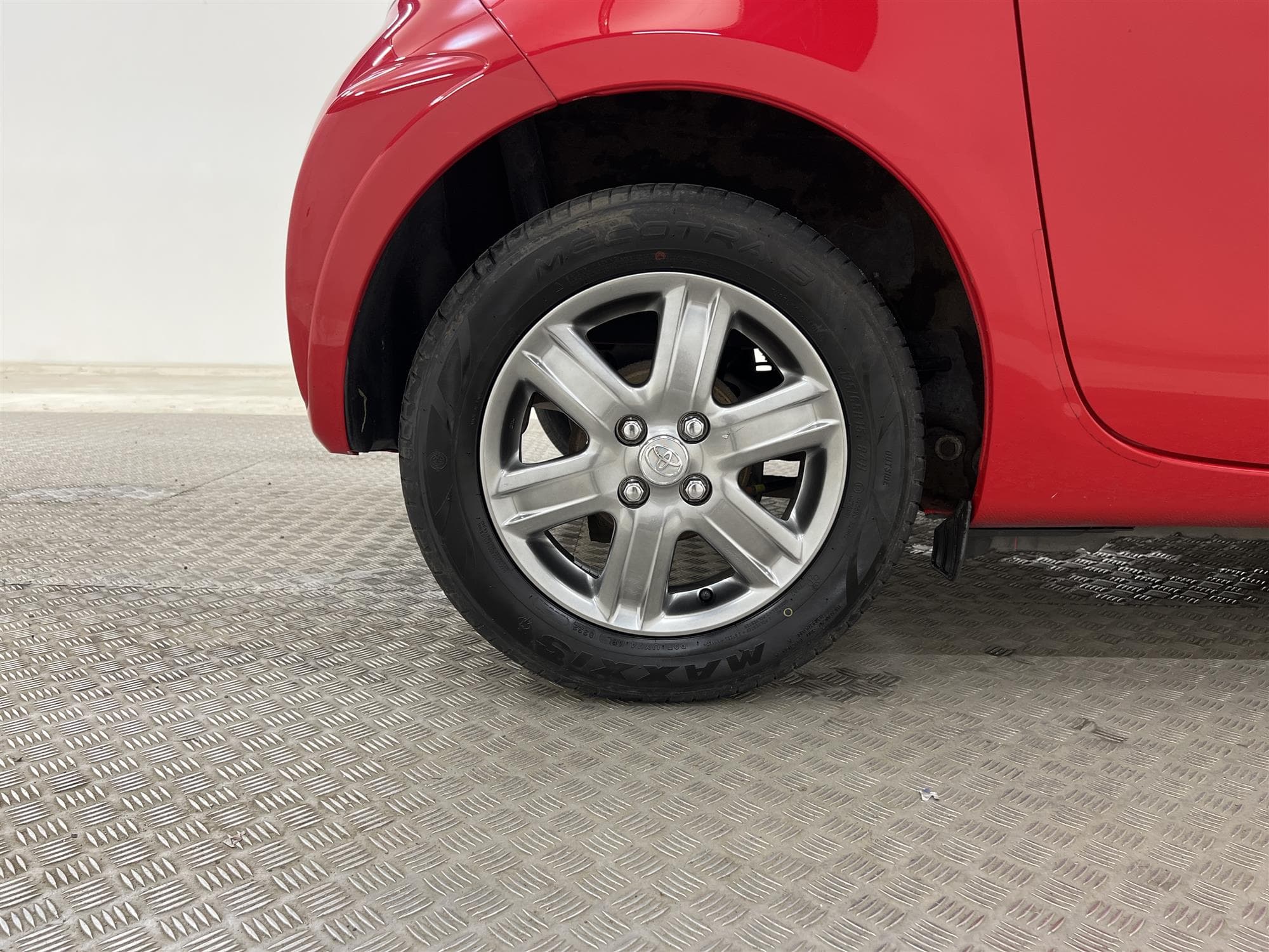 Toyota iQ 1.0 VVT-i  68hk Låg Skatt 0,44L/mil 