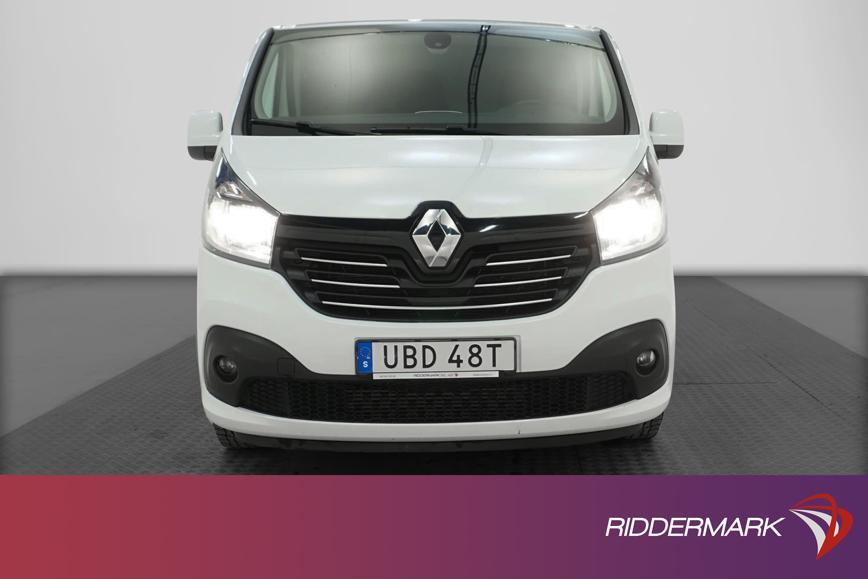 Renault Trafic L2 145hk D-Värm Drag 0.63L/Mil Moms 1-BRUKARE