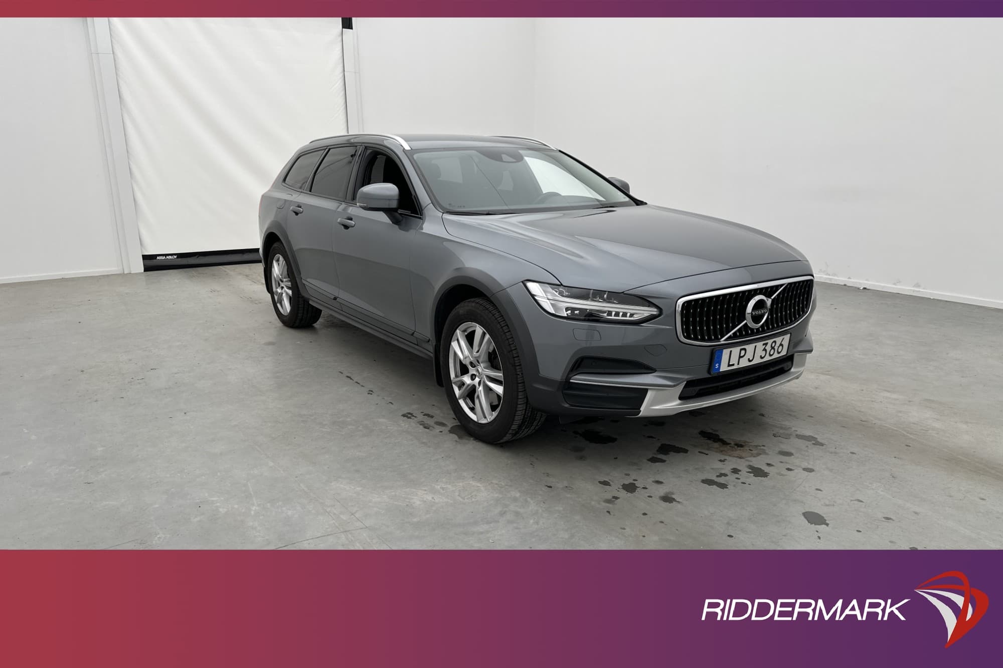 Volvo V90 Cross Country D4 AWD
