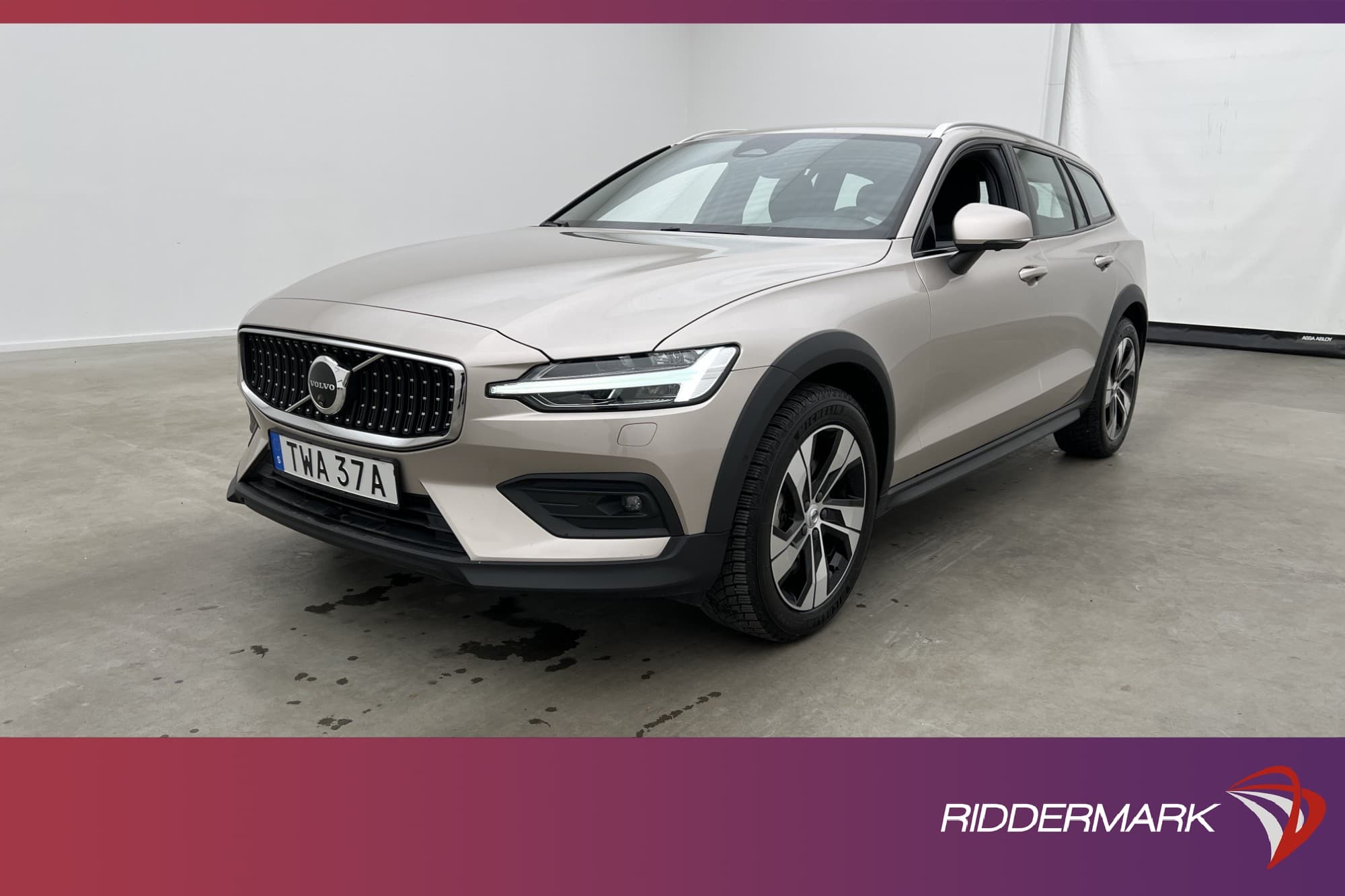 Volvo V60 Cross Country B4 AWD
