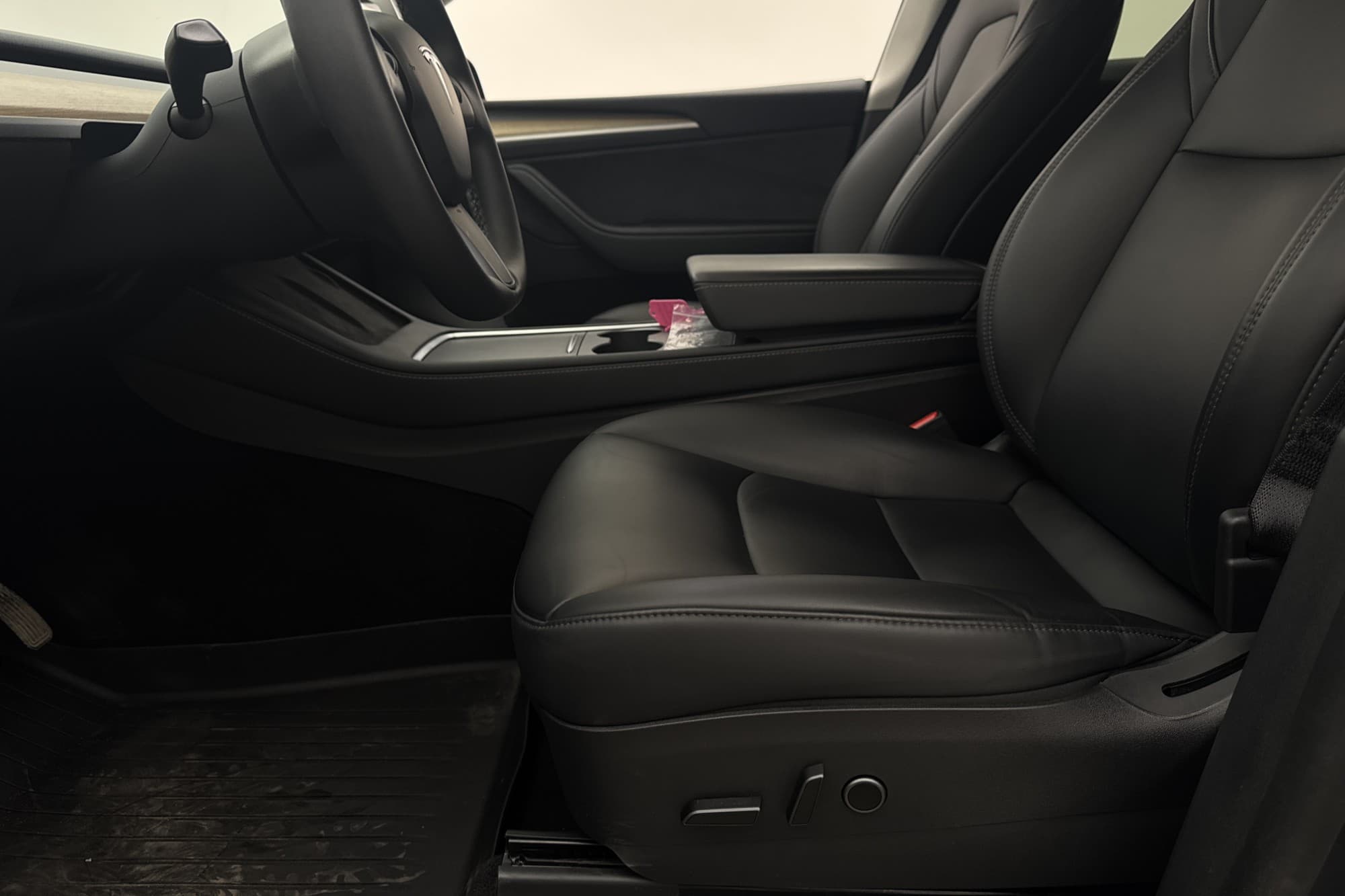 Tesla Model Y Long Range AWD Svensksåld Autopilot Rattvärme