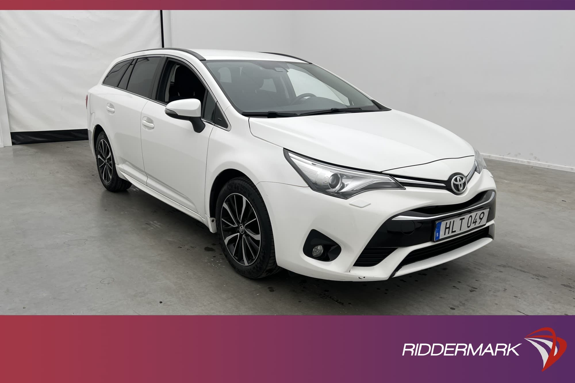 Toyota Avensis  1.8 147hk