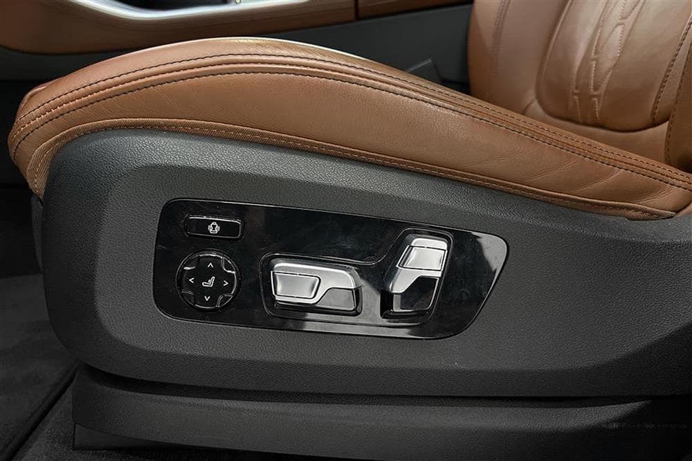 BMW X5 xDrive30d 286hk MHEV Innovation 360 Harman Pano interiör