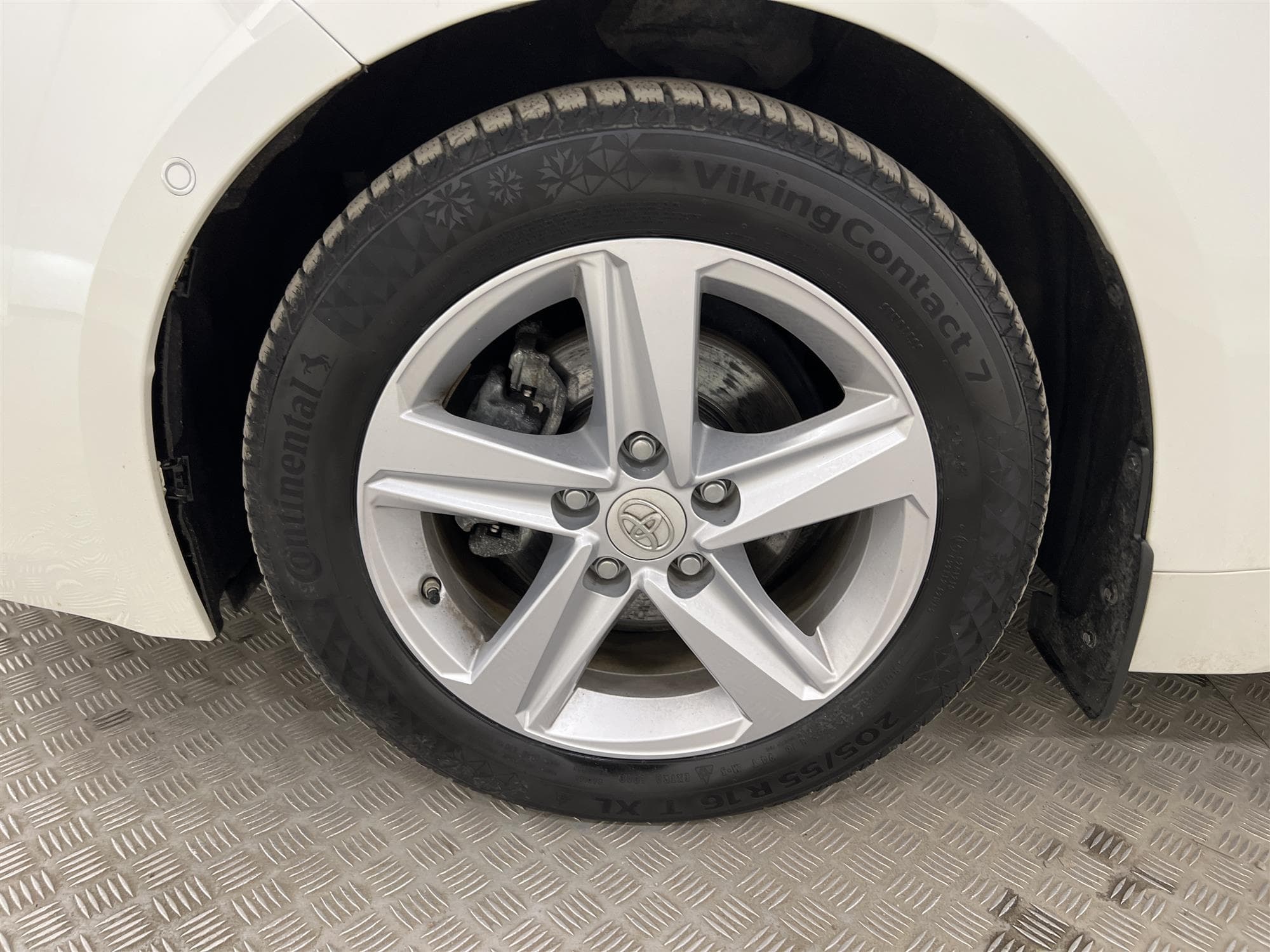 Toyota Corolla Hybrid e-CVT 122hk HUD B-Kamera Döda Vinkel 