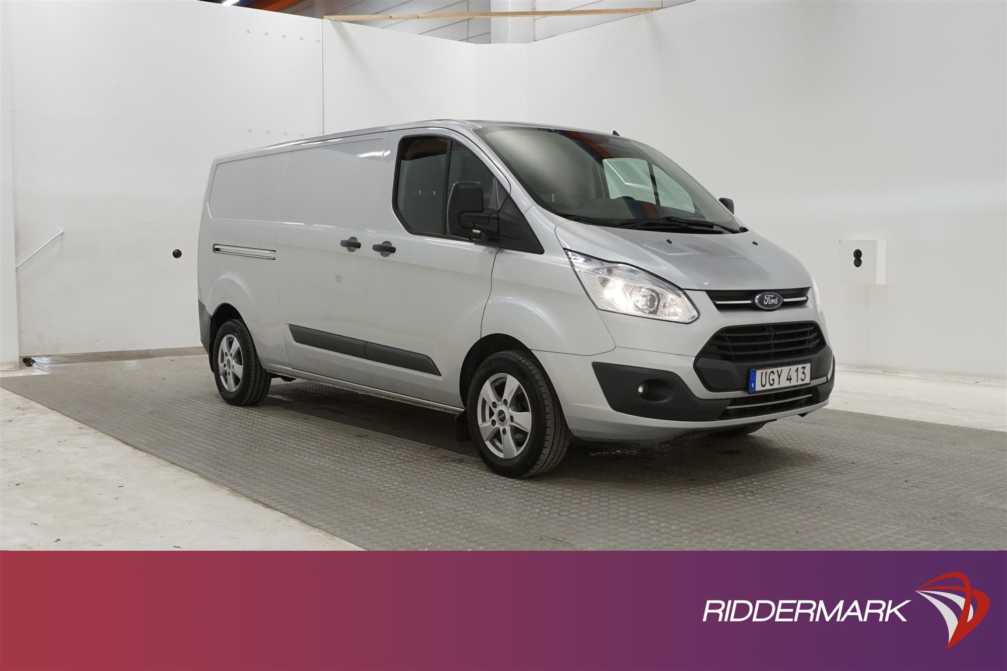 Ford Transit Custom 2.0TDCi Lång V-inredd PDC Värmare Moms
